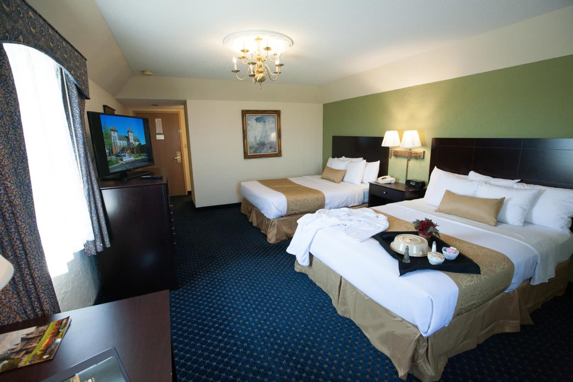 Chateau Hotel and Conference Center gallery photo in Bloomington, IL — image 101