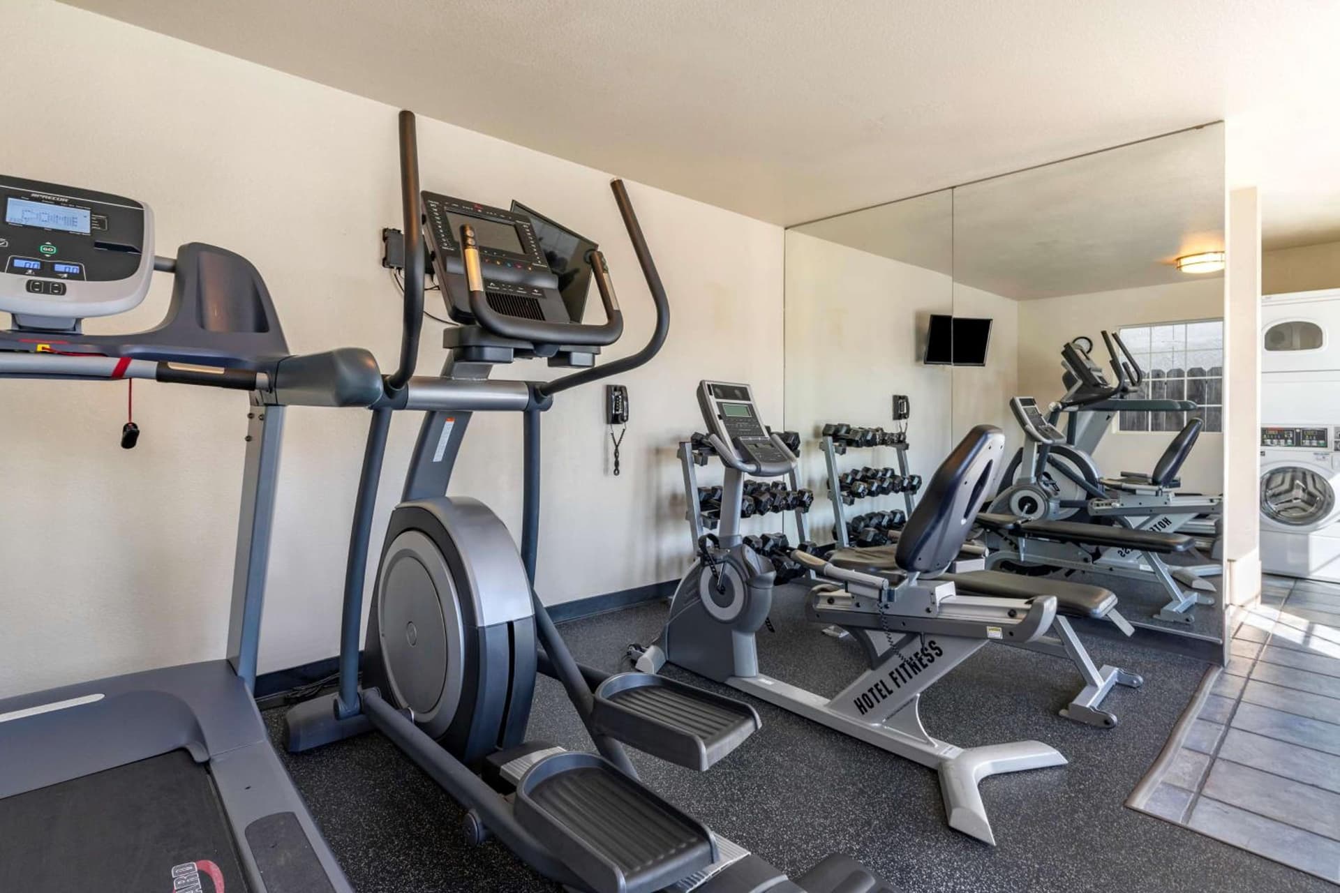 Best Western Luxury Inn property views in Tracy, CA — gallery photo 3