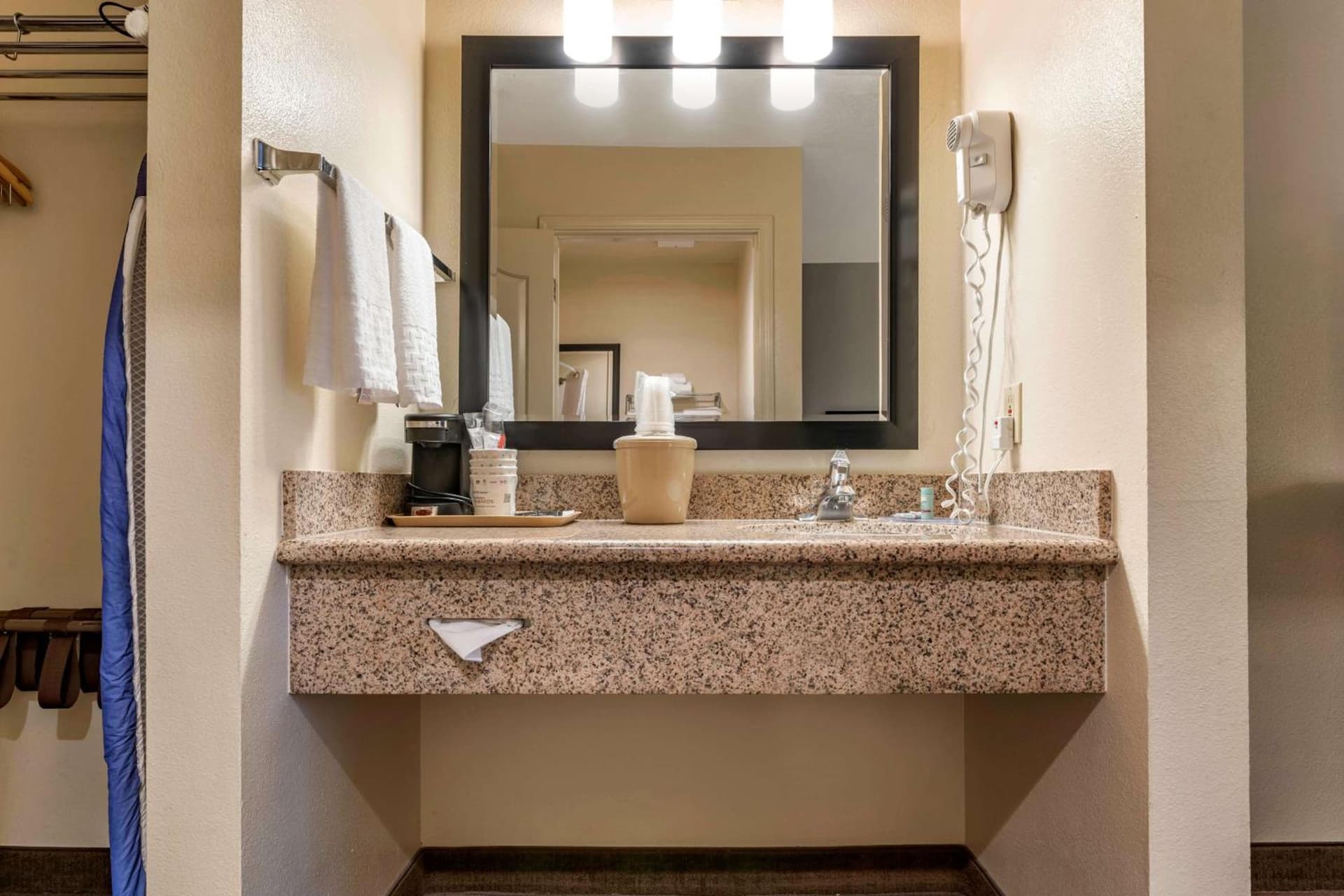 Best Western Luxury Inn gallery photo in Tracy, CA — image 46