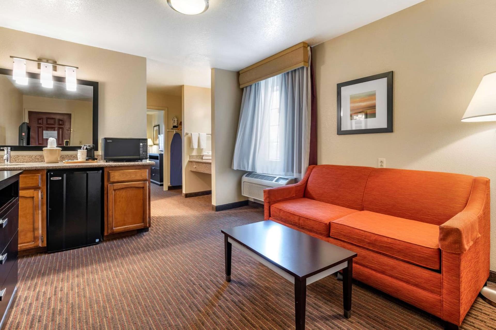 Best Western Luxury Inn interior in Tracy, CA — gallery photo 2