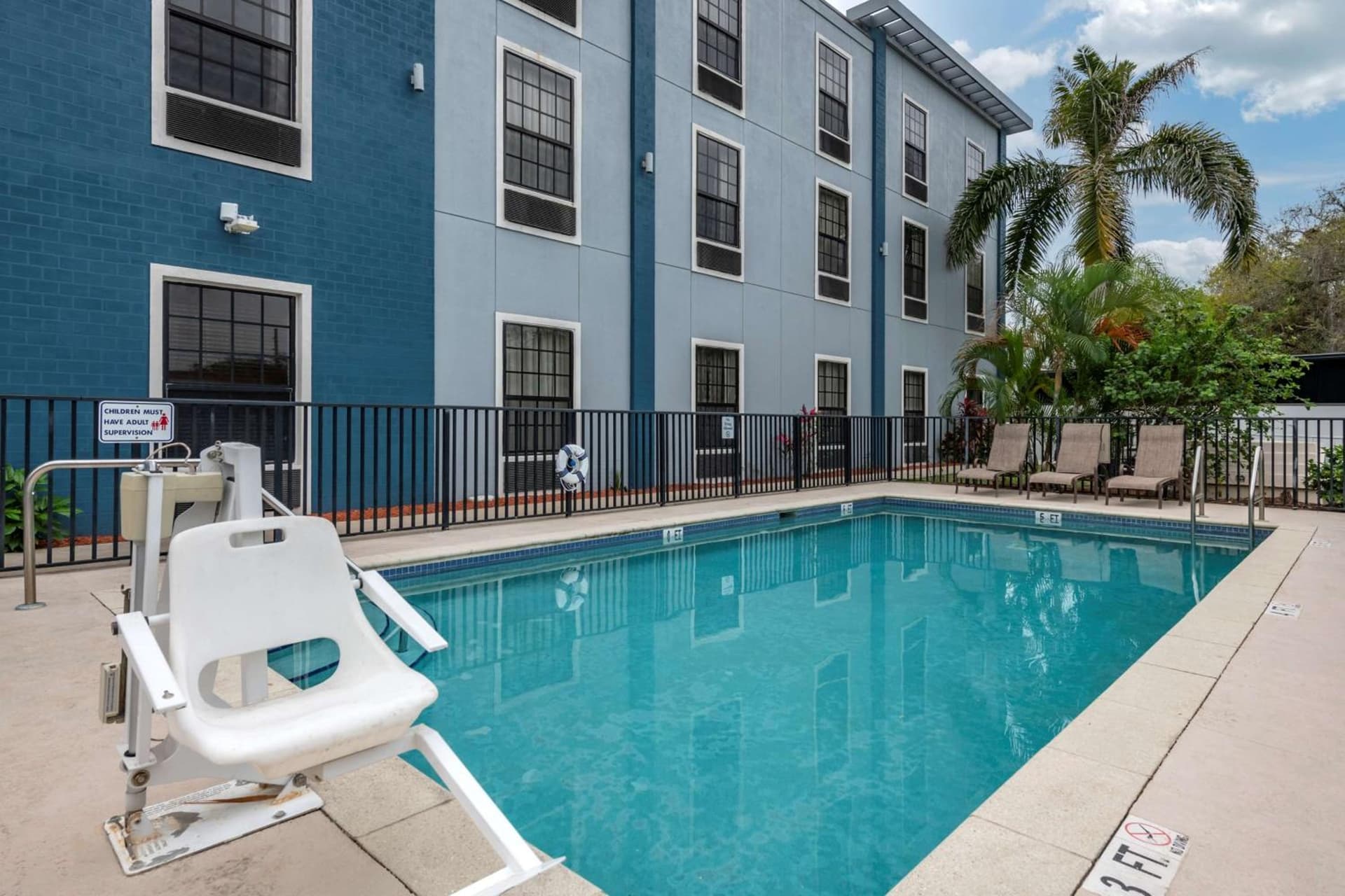 Best Western Plus Bradenton Gateway Hotel property views in Bradenton, FL — gallery photo 3