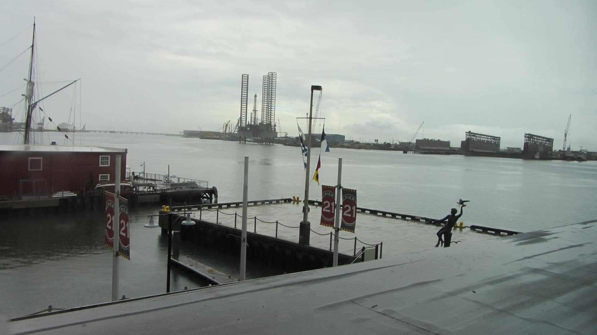 Harbor House Hotel and Marina at Pier 21 gallery photo in Galveston, TX — image 6