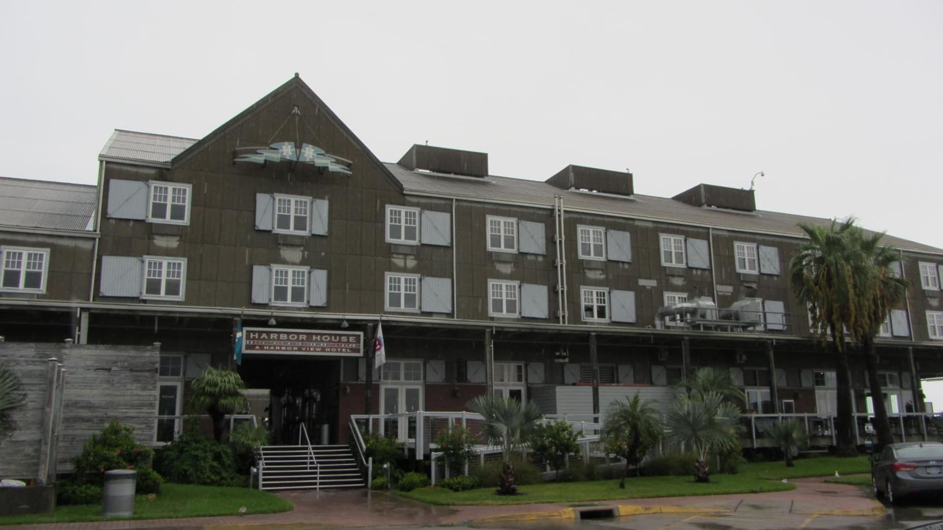 Harbor House Hotel and Marina at Pier 21 gallery photo in Galveston, TX — image 12