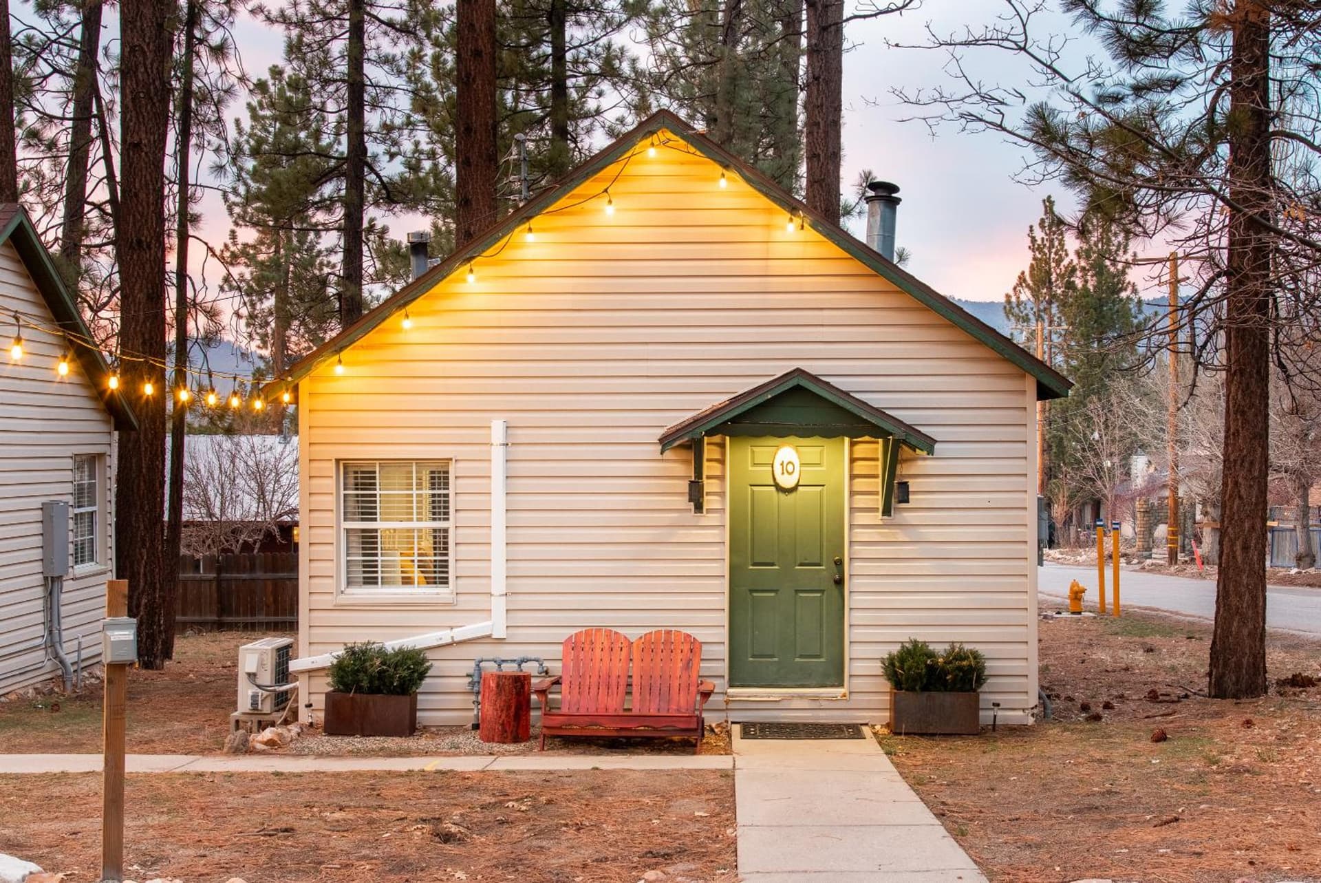 Lakewood Cabins featured exterior or lobby in Big Bear Lake, CA — similar hotel
