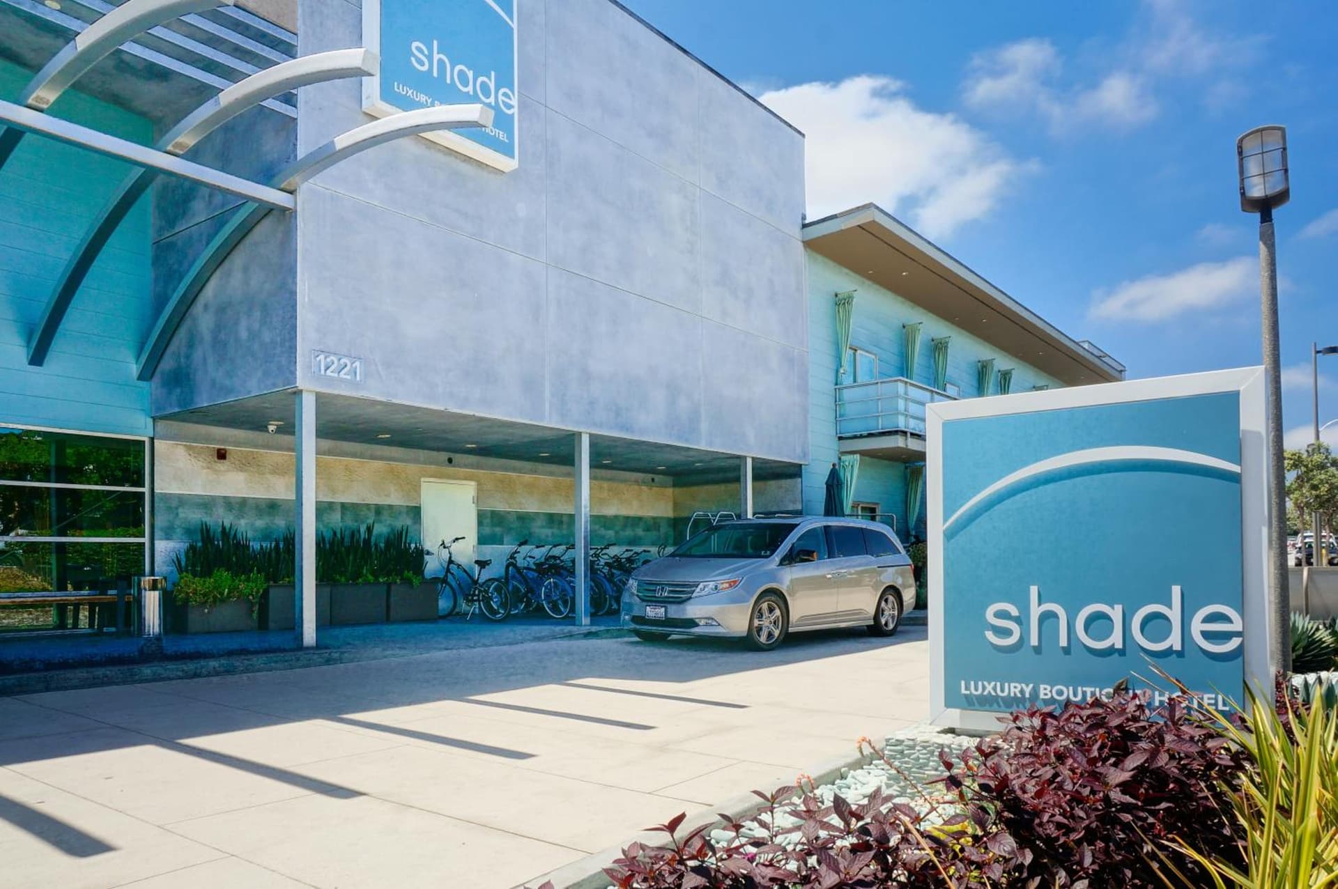 Shade Hotel Manhattan Beach featured exterior or lobby in Manhattan Beach, CA — similar hotel