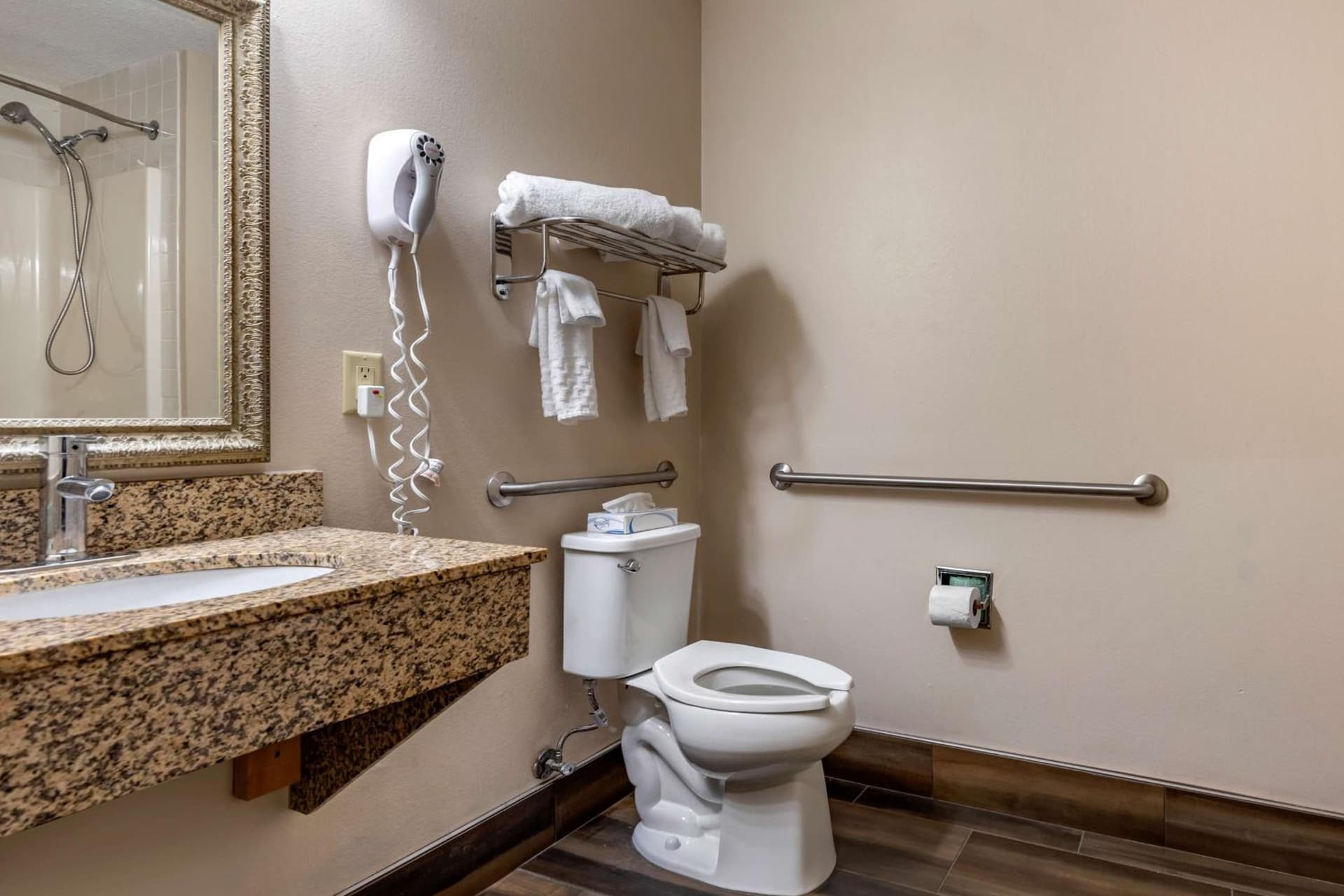 Best Western the Inn at the Fairgrounds property views in Syracuse, NY — gallery photo 3