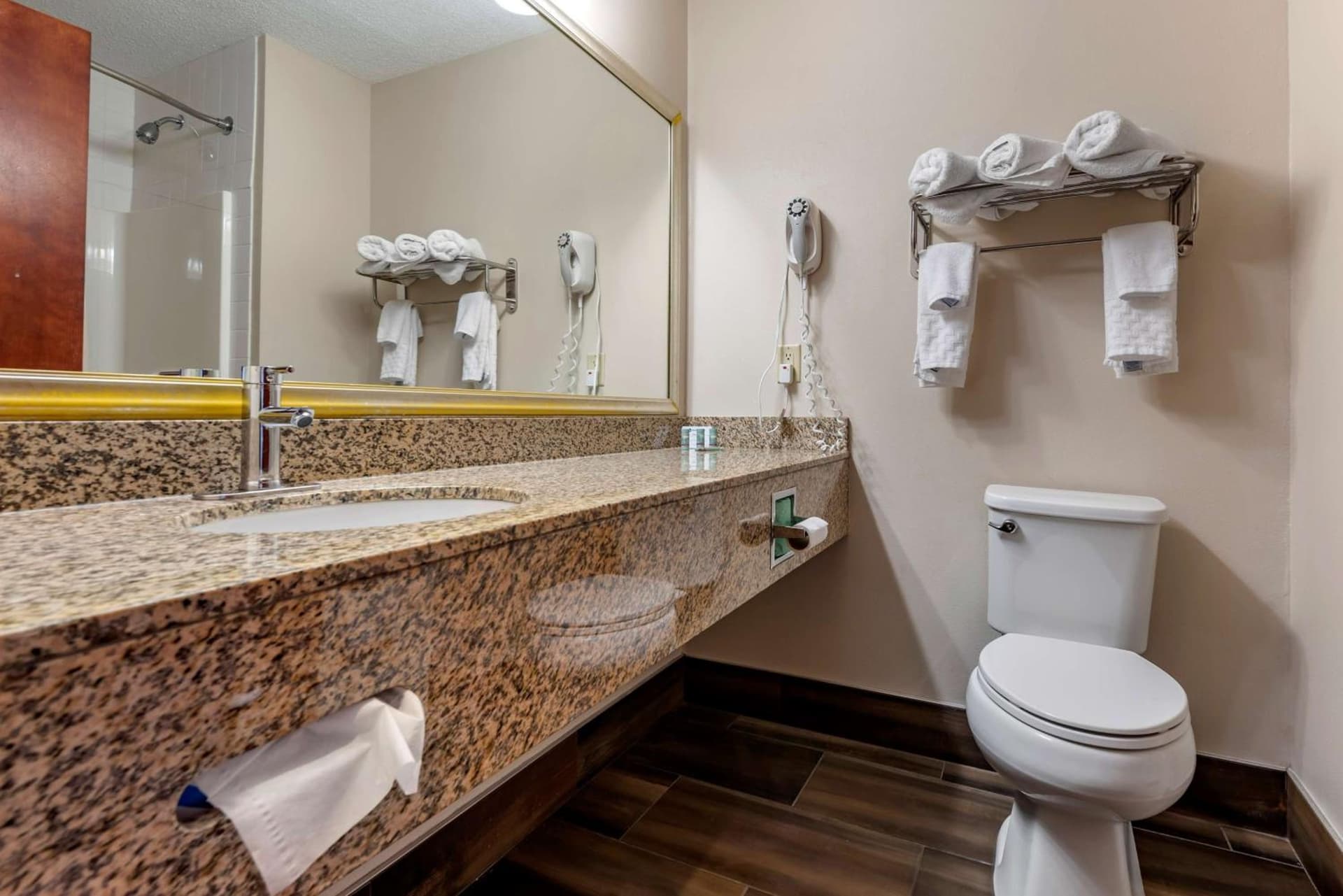 Best Western the Inn at the Fairgrounds gallery photo in Syracuse, NY — image 13