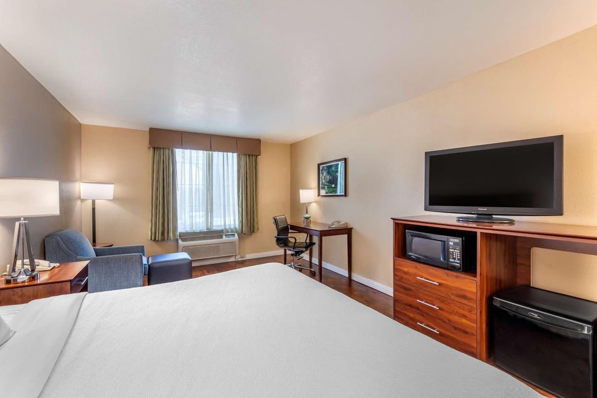Best Western Plus John Jay Inn & Suites gallery photo in Palmdale, CA — image 36