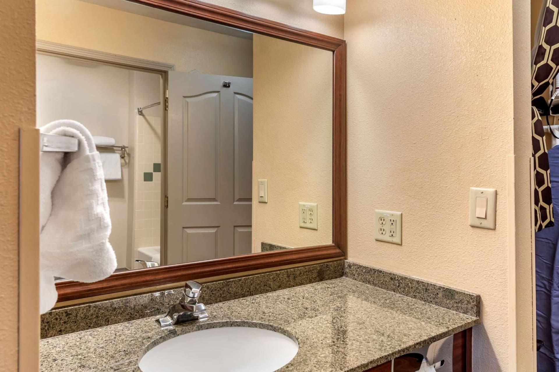 Best Western Plus John Jay Inn & Suites gallery photo in Palmdale, CA — image 6
