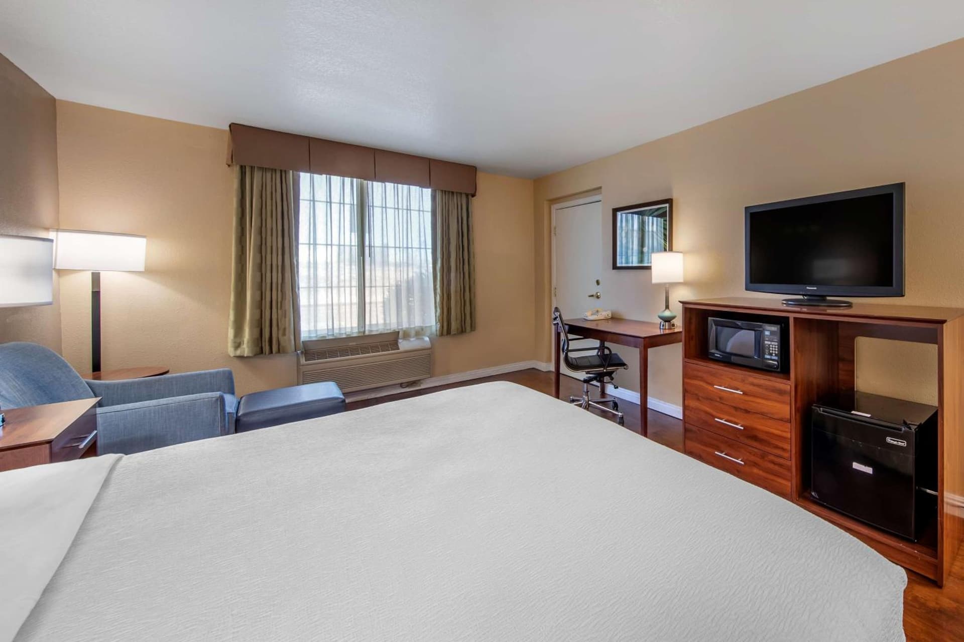 Best Western Plus John Jay Inn & Suites gallery photo in Palmdale, CA — image 17