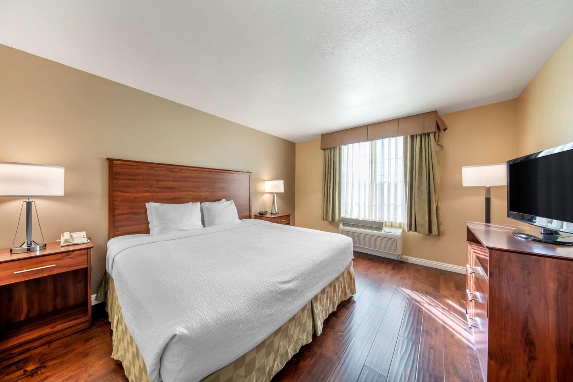Best Western Plus John Jay Inn & Suites gallery photo in Palmdale, CA — image 35