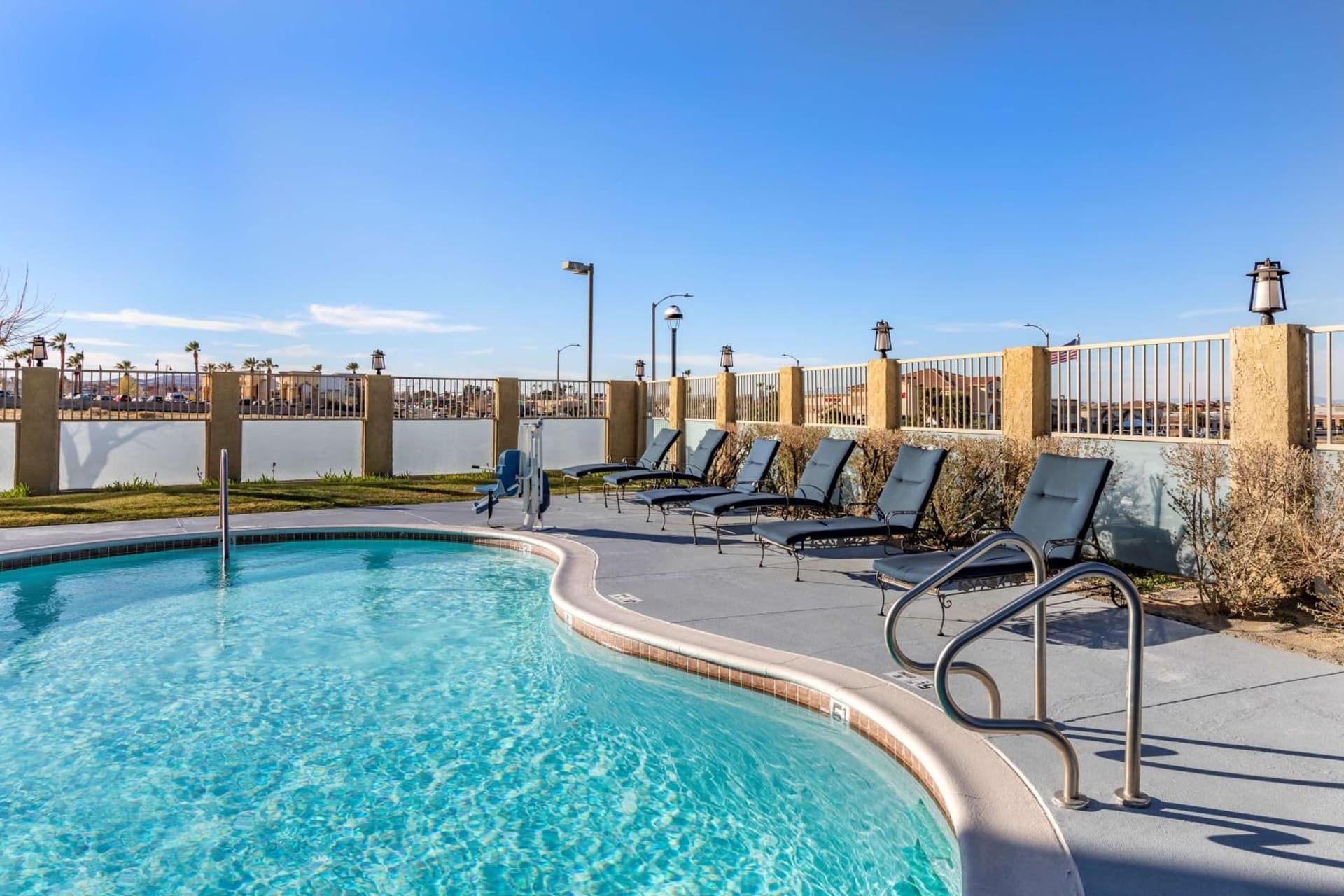 Best Western Plus John Jay Inn & Suites interior in Palmdale, CA — gallery photo 2
