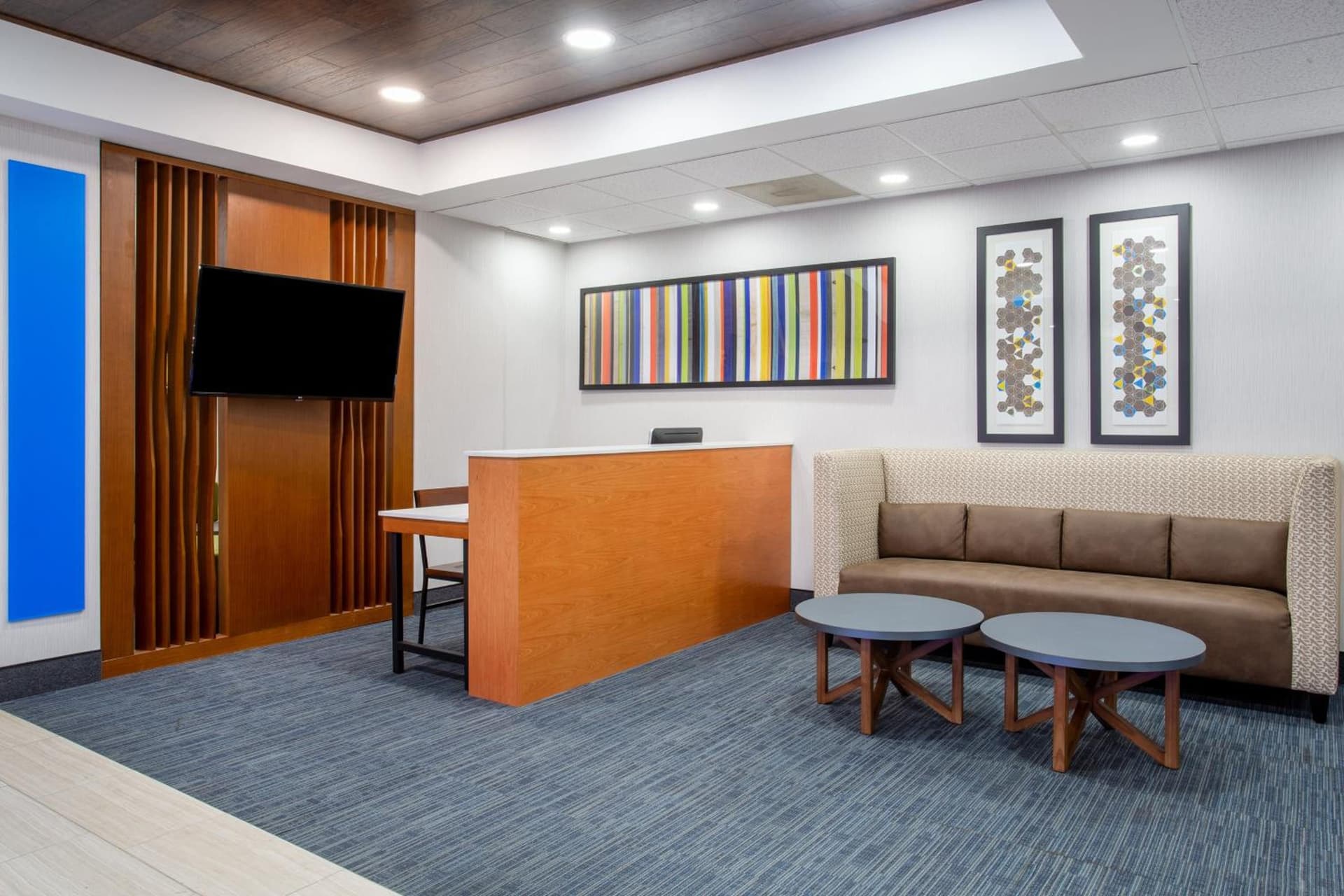 Holiday Inn Express Hotel & Suites Fort Wayne by IHG gallery photo in Fort Wayne, IN — image 18
