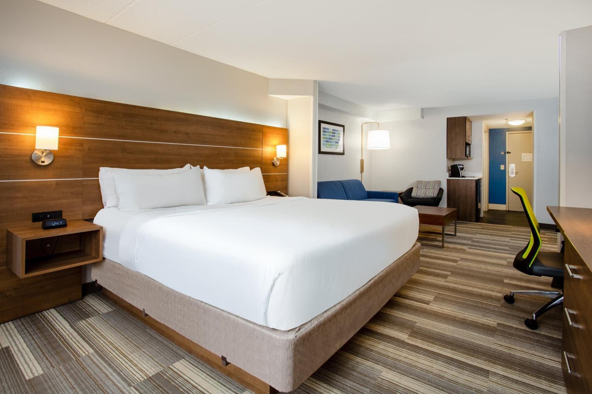 Holiday Inn Express Hotel & Suites Fort Wayne by IHG gallery photo in Fort Wayne, IN — image 7