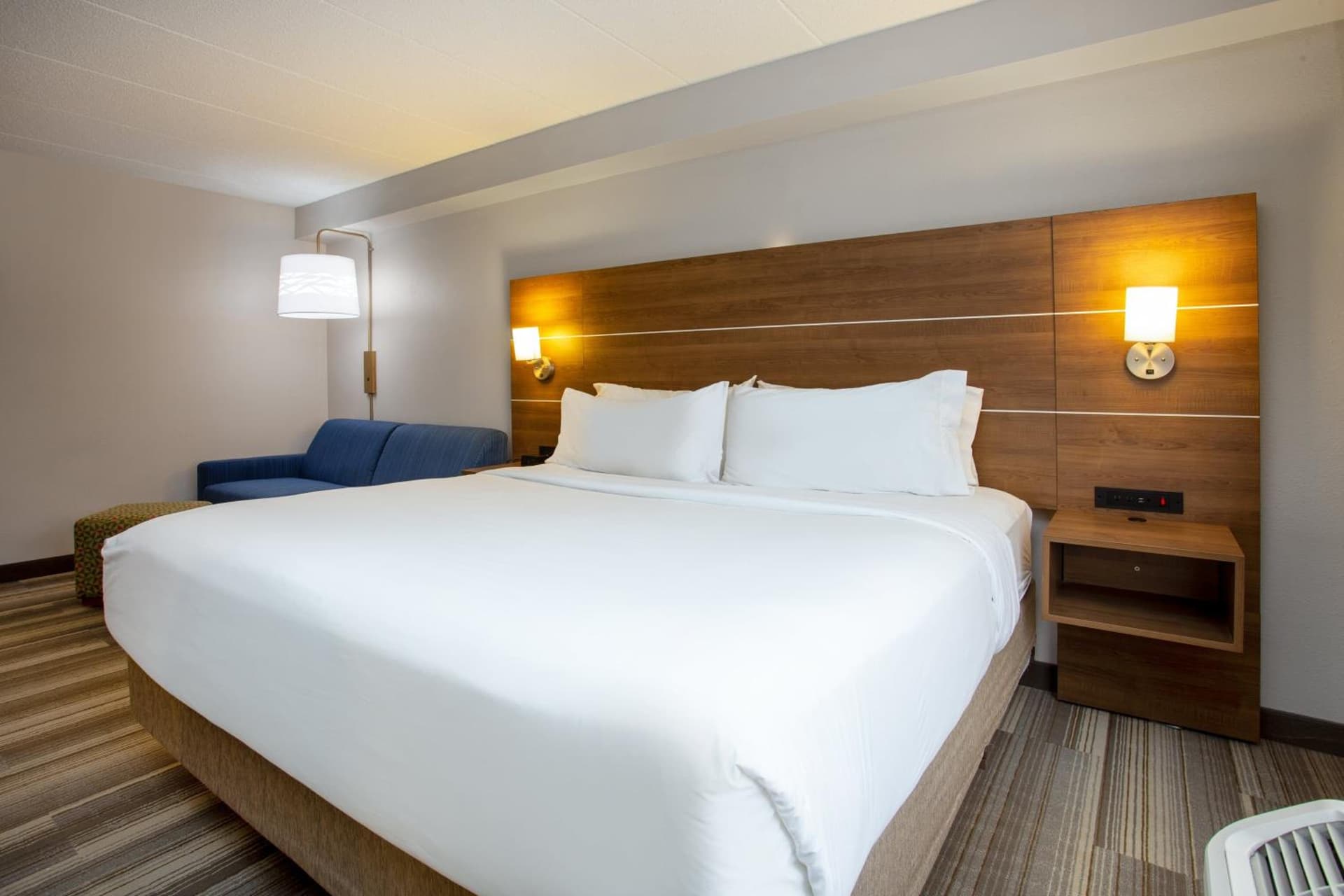 Holiday Inn Express Hotel & Suites Fort Wayne by IHG gallery photo in Fort Wayne, IN — image 4