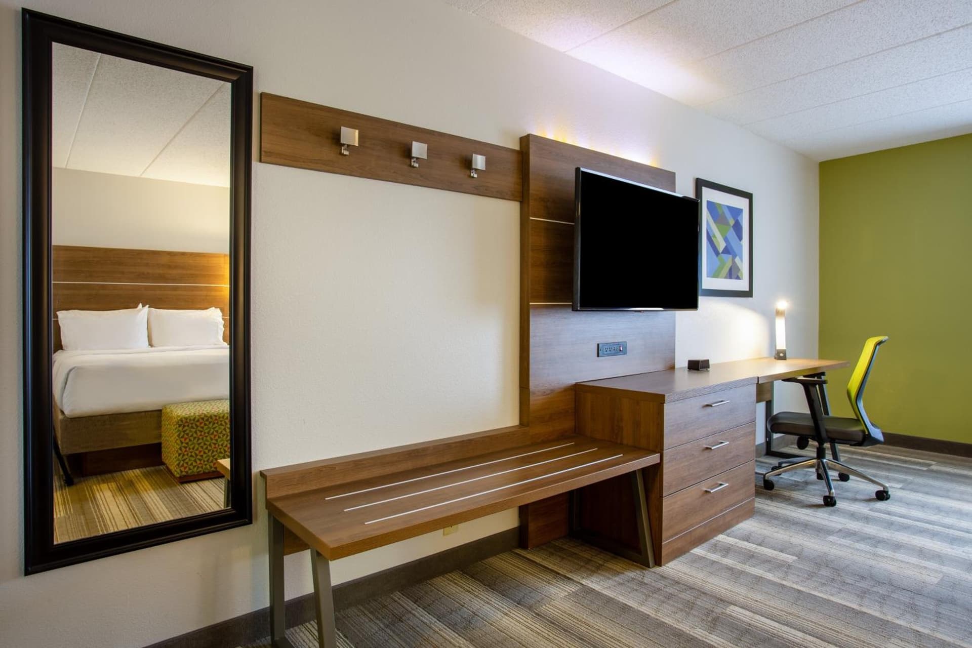 Holiday Inn Express Hotel & Suites Fort Wayne by IHG gallery photo in Fort Wayne, IN — image 32