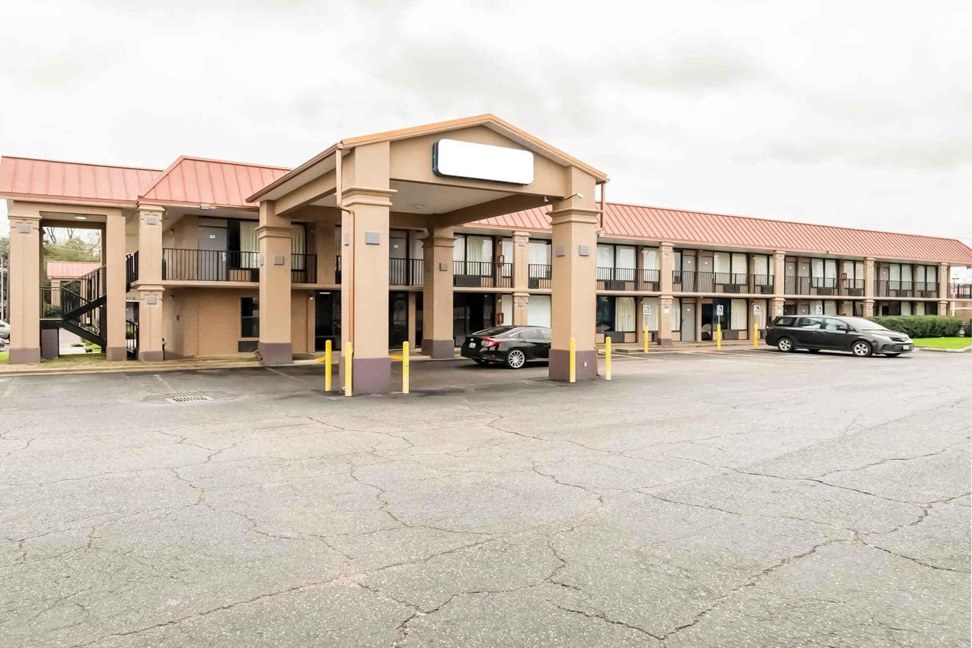 OYO Hotel Bossier City LA - Red River featured exterior or lobby in Bossier City, LA — similar hotel