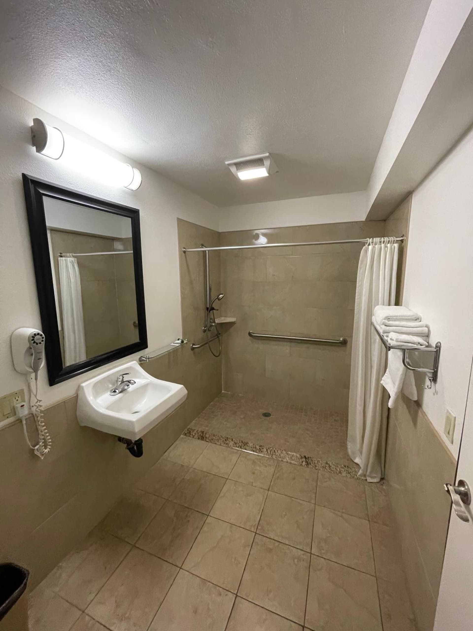 Chino Motel gallery photo in Chino, CA — image 16