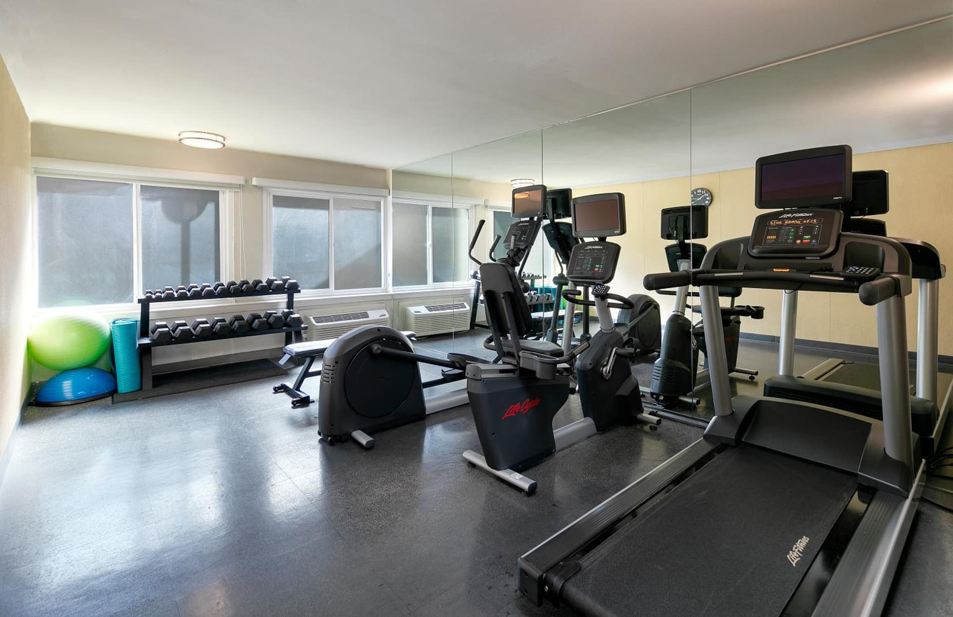 Holiday Inn West Covina, an IHG Hotel gallery photo in West Covina, CA — image 16