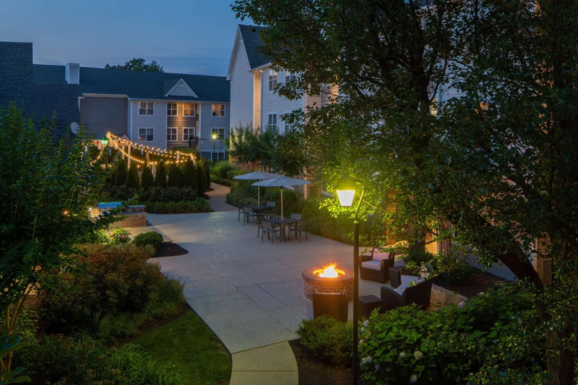 Sonesta ES Suites Fairfax Fair Lakes interior in Fairfax, VA — gallery photo 2
