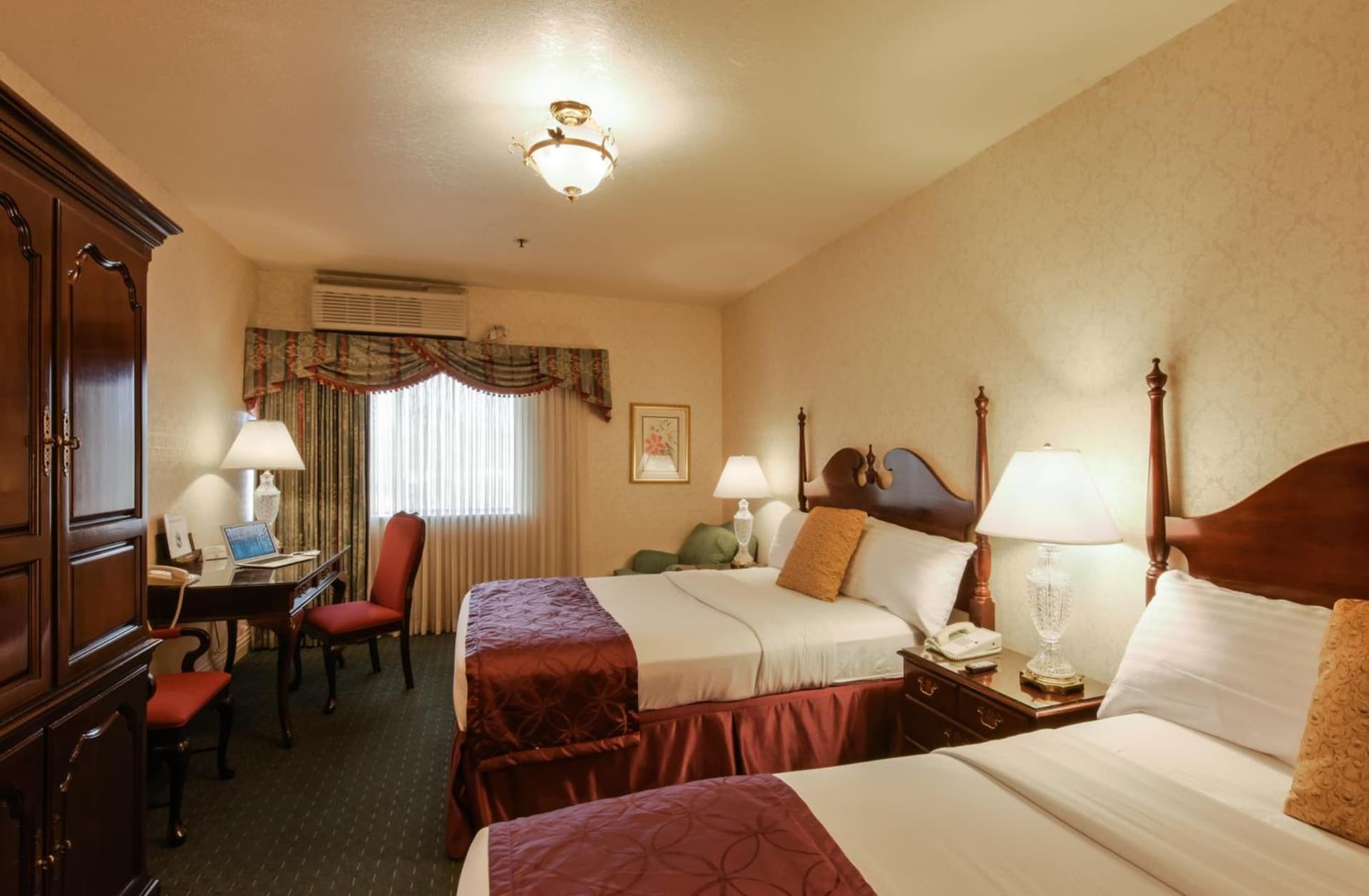 Carlyle Hotel property views in Campbell, CA — gallery photo 3