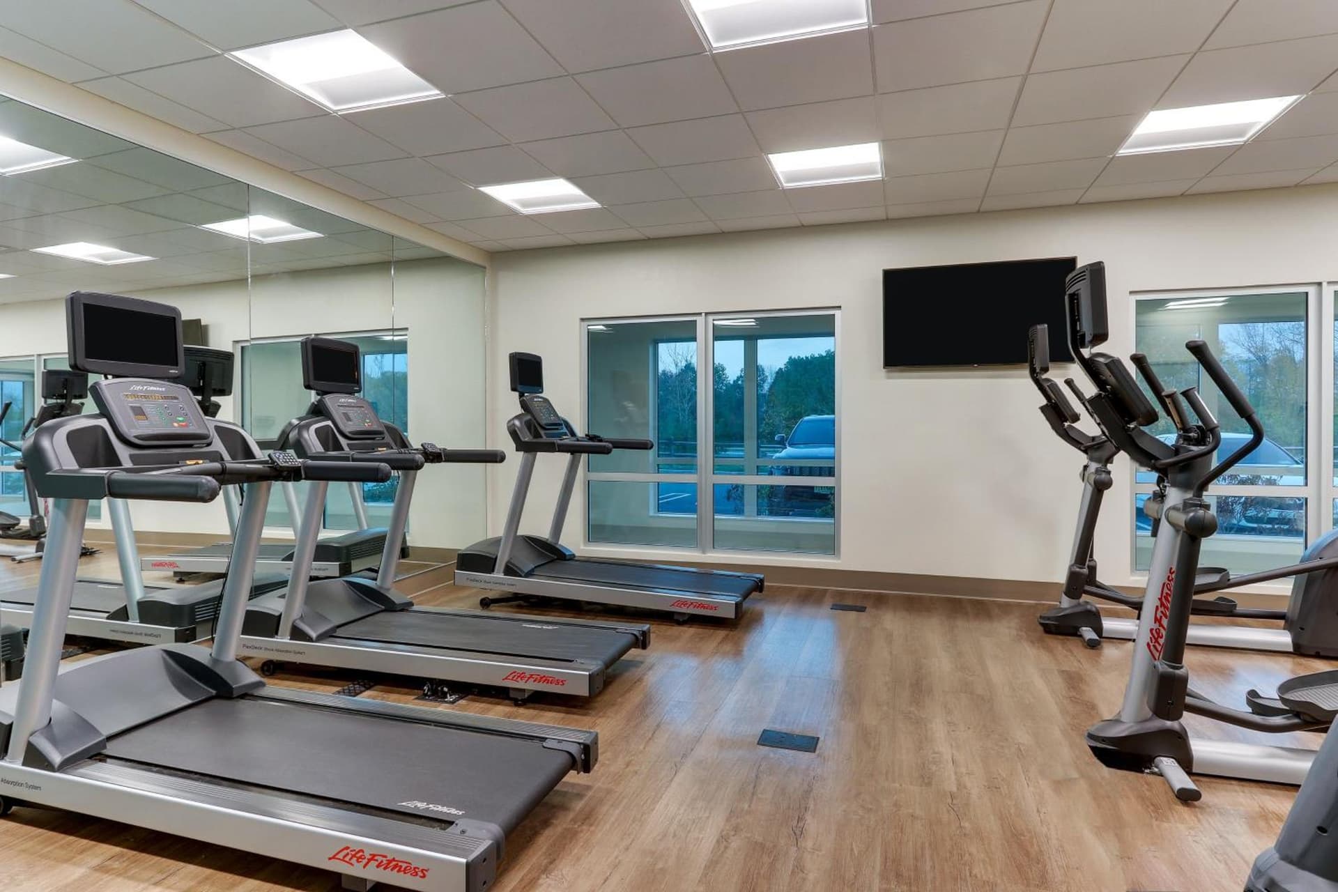 Holiday Inn Express & Suites - Middletown - Goshen by IHG gallery photo in Middletown, NY — image 65
