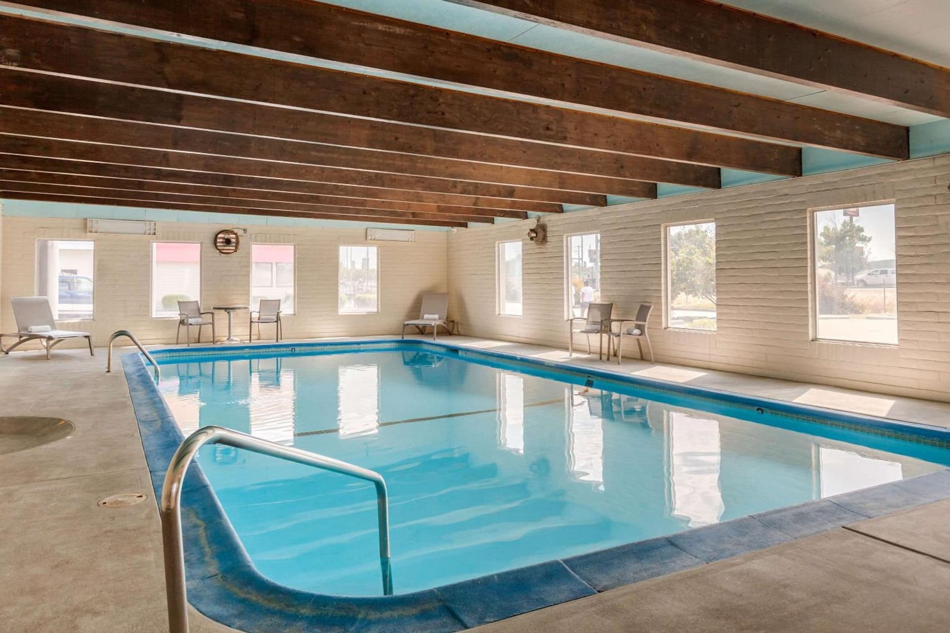 Rodeway Inn & Suites Ontario interior in Ontario, OR — gallery photo 2