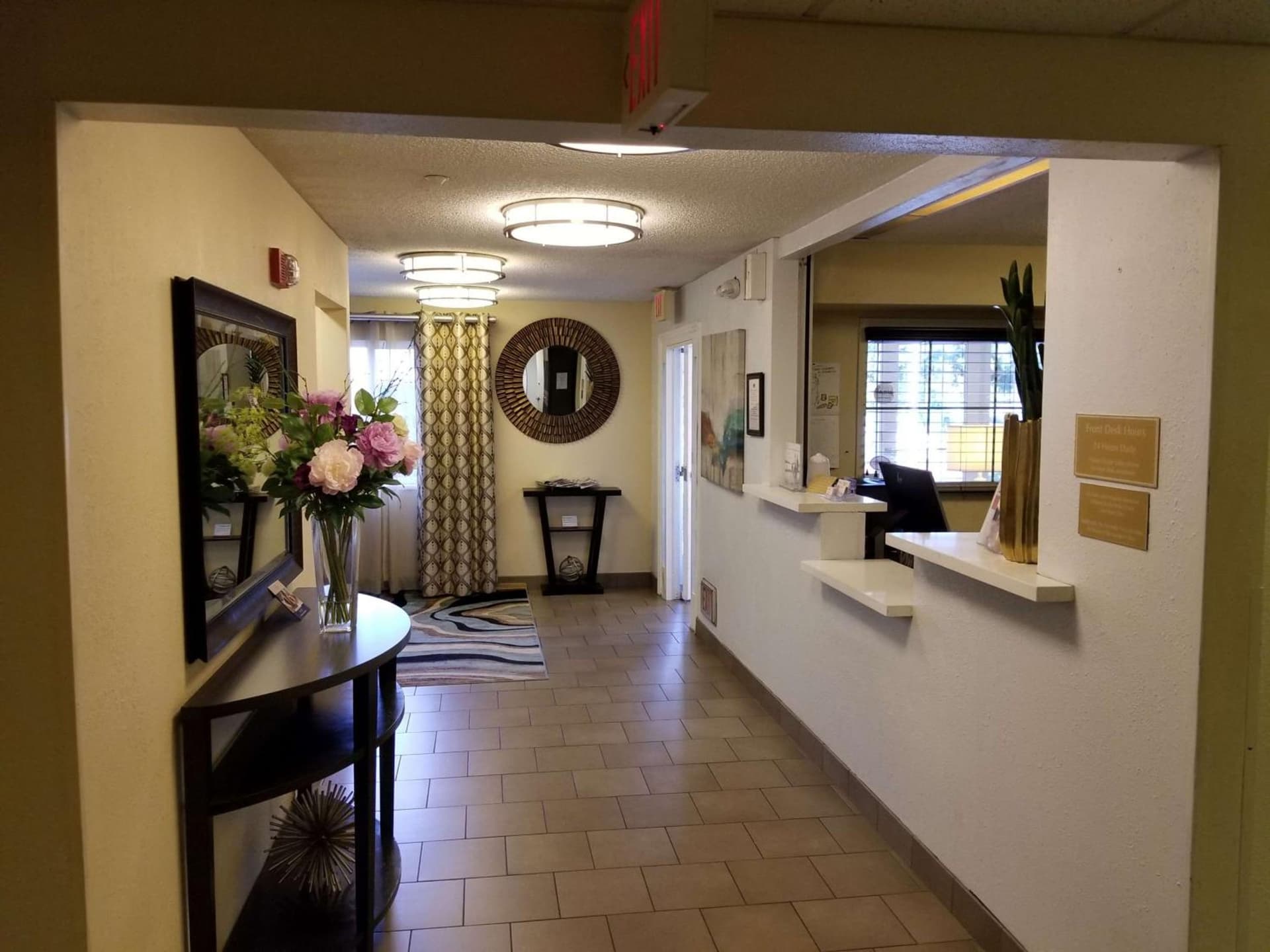 Sonesta Simply Suites Dallas Galleria property views in Dallas, TX — gallery photo 3