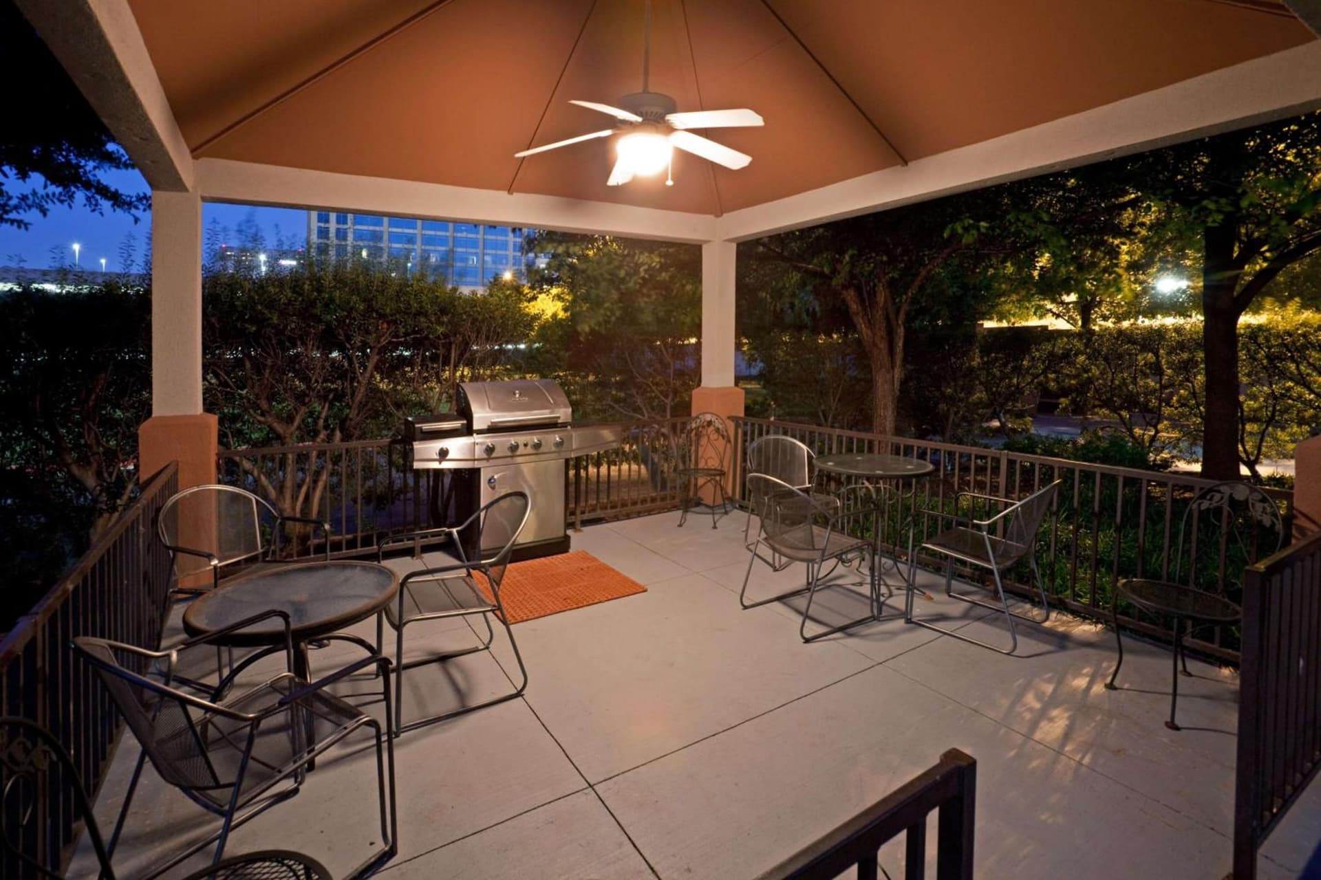 Sonesta Simply Suites Dallas Galleria gallery photo in Dallas, TX — image 23
