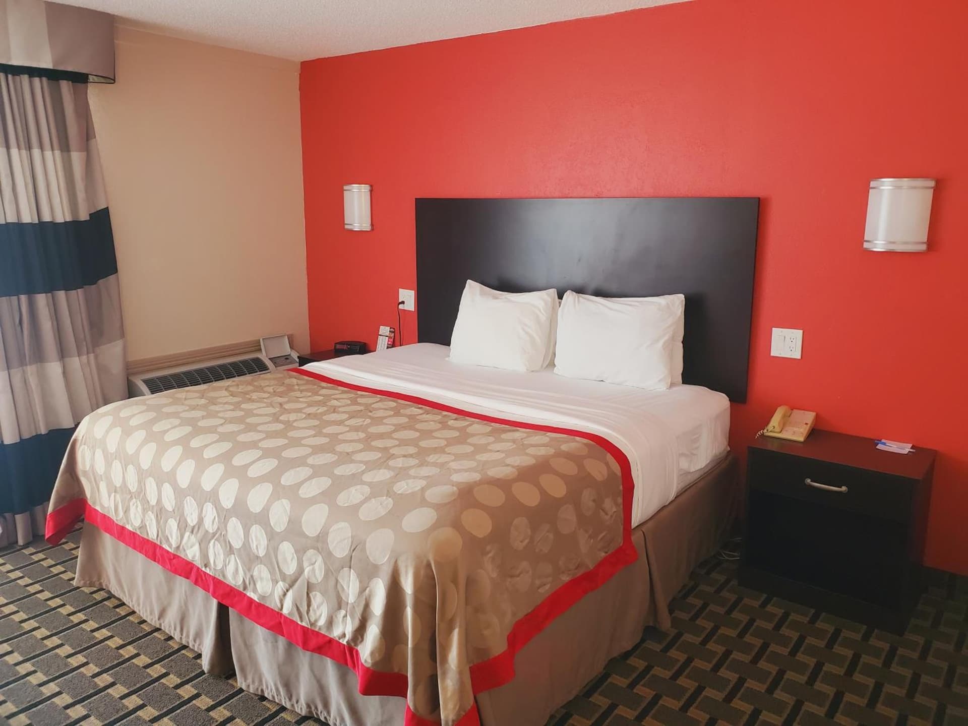 Ramada by Wyndham Grand Junction property views in Grand Junction, CO — gallery photo 3