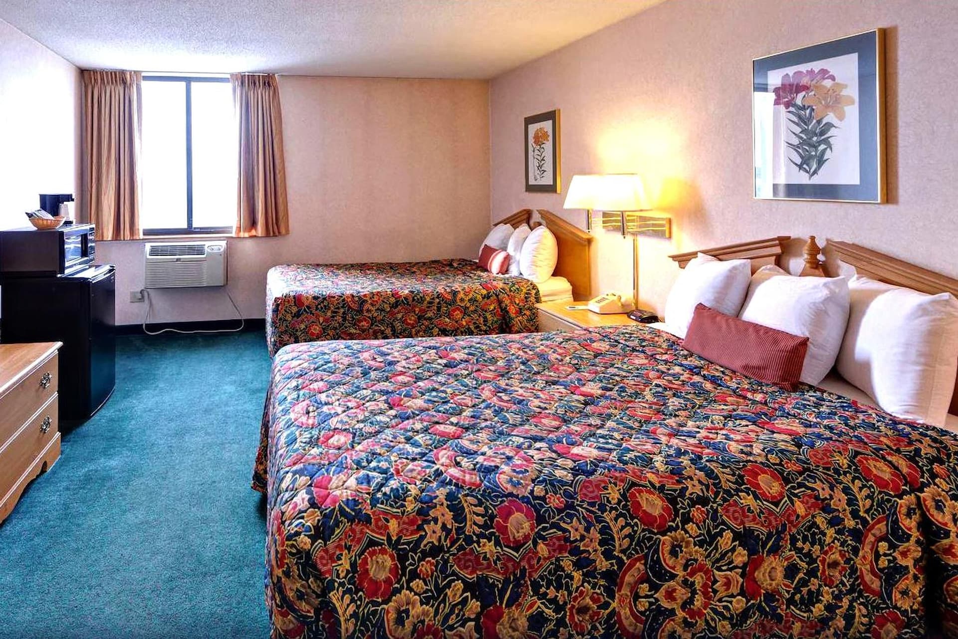 Key Inn Roseville interior in Roseville, MN — gallery photo 2