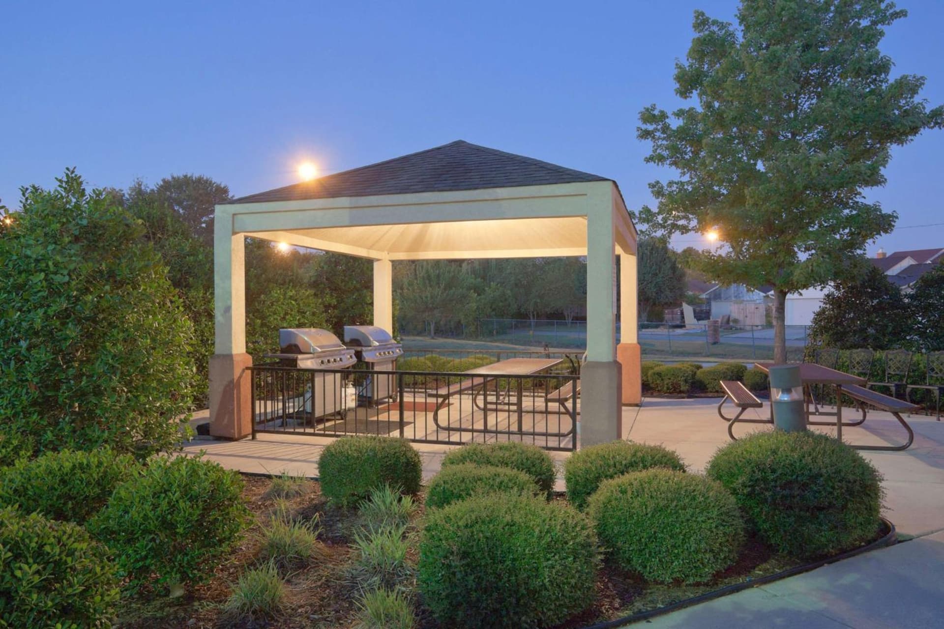 Sonesta Simply Suites Huntsville Research Park gallery photo in Huntsville, AL — image 5