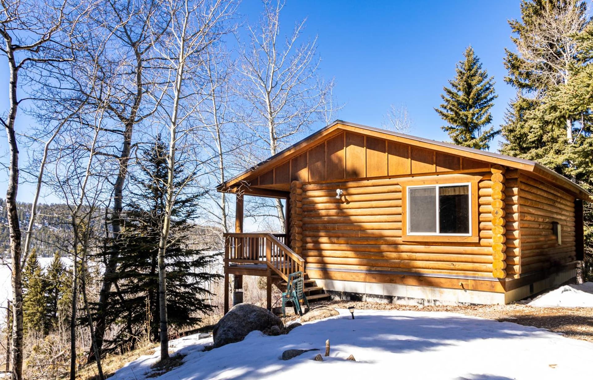 Half Moon Lake Lodge property views in Pinedale, WY — gallery photo 3