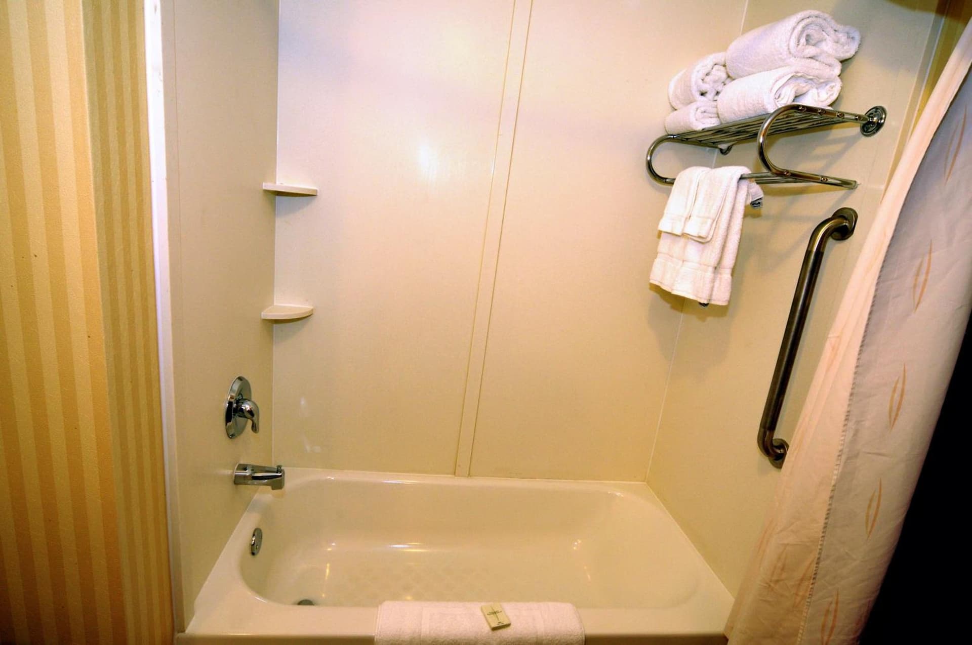 Garner Hotel Mahwah by IHG gallery photo in Mahwah, NJ — image 41