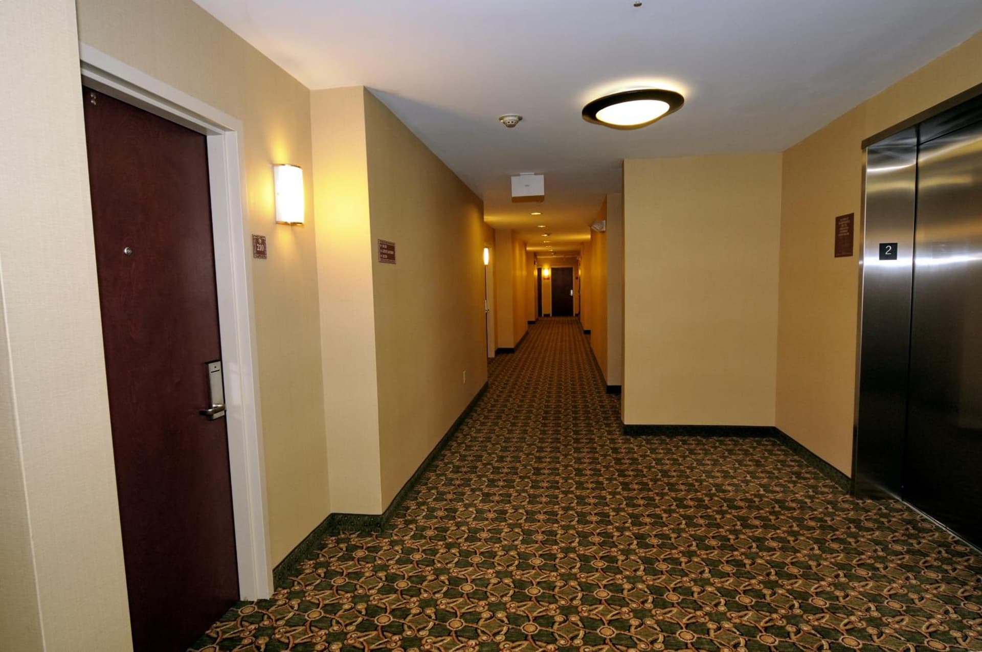 Garner Hotel Mahwah by IHG gallery photo in Mahwah, NJ — image 5