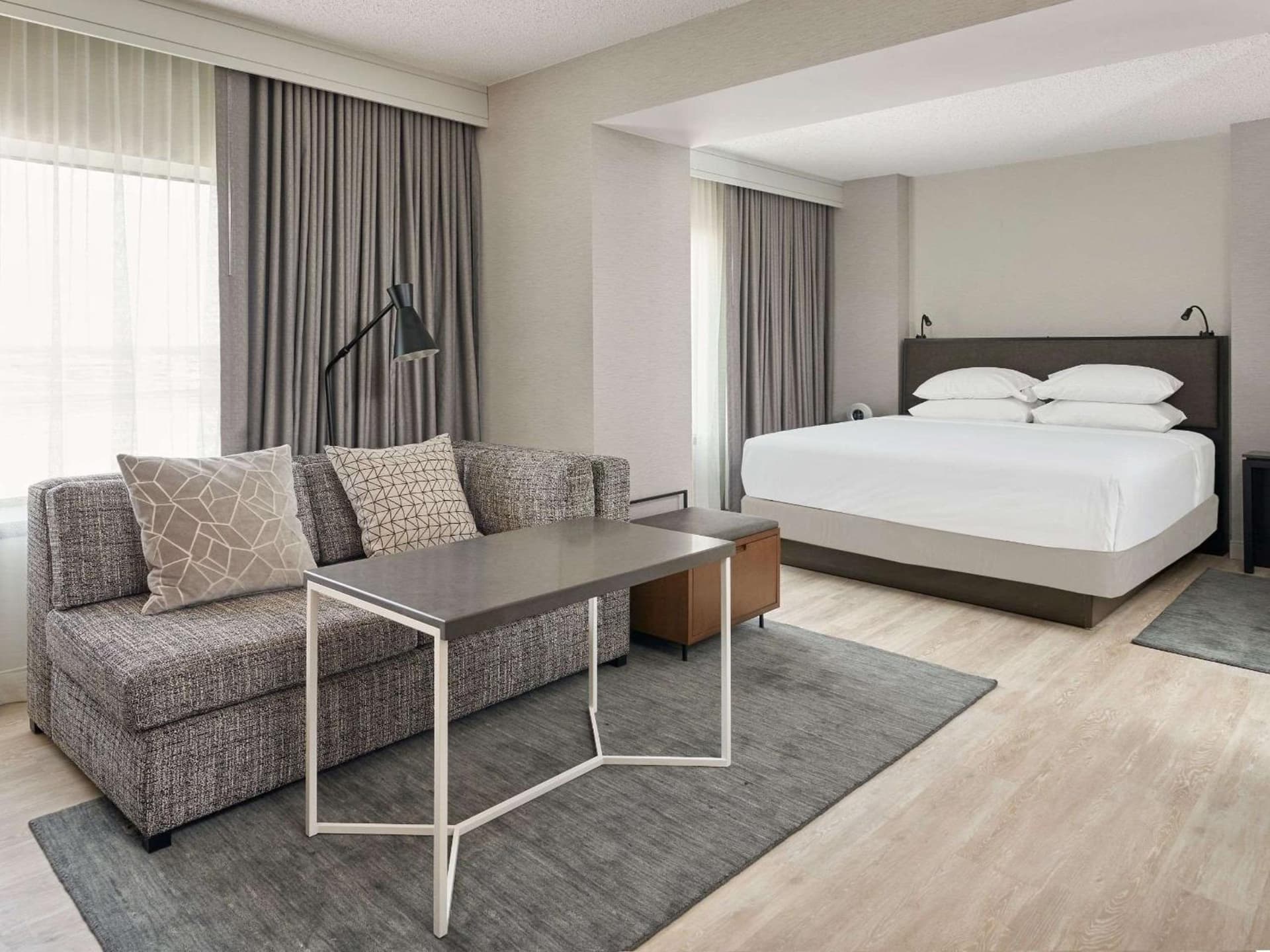 Hyatt Regency Deerfield interior in Deerfield, IL — gallery photo 2