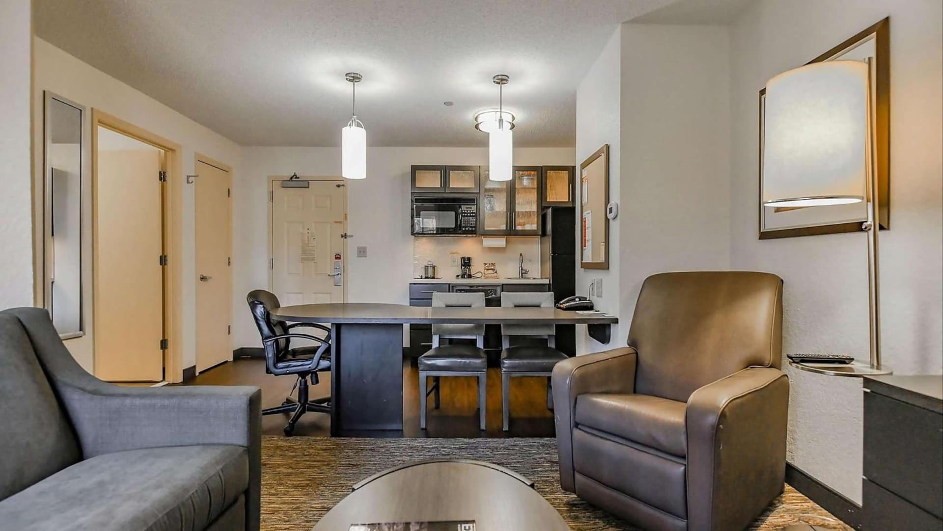 Sonesta Simply Suites Irvine Spectrum interior in Irvine, CA — gallery photo 2