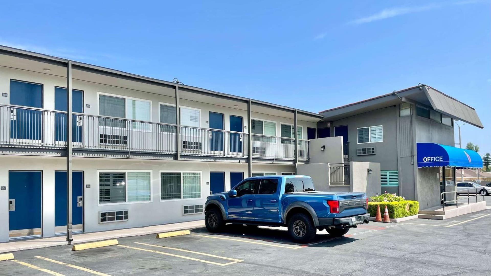 Motel 6 Pico Rivera - Los Angeles, CA interior in Pico Rivera, CA — gallery photo 2