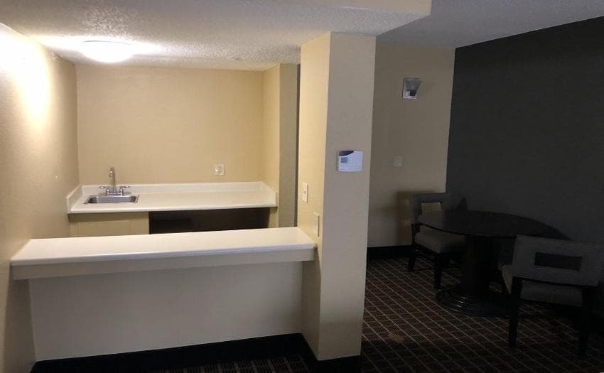 Days Inn & Suites by Wyndham Norton Shores/Muskegon gallery photo in Muskegon, MI — image 82