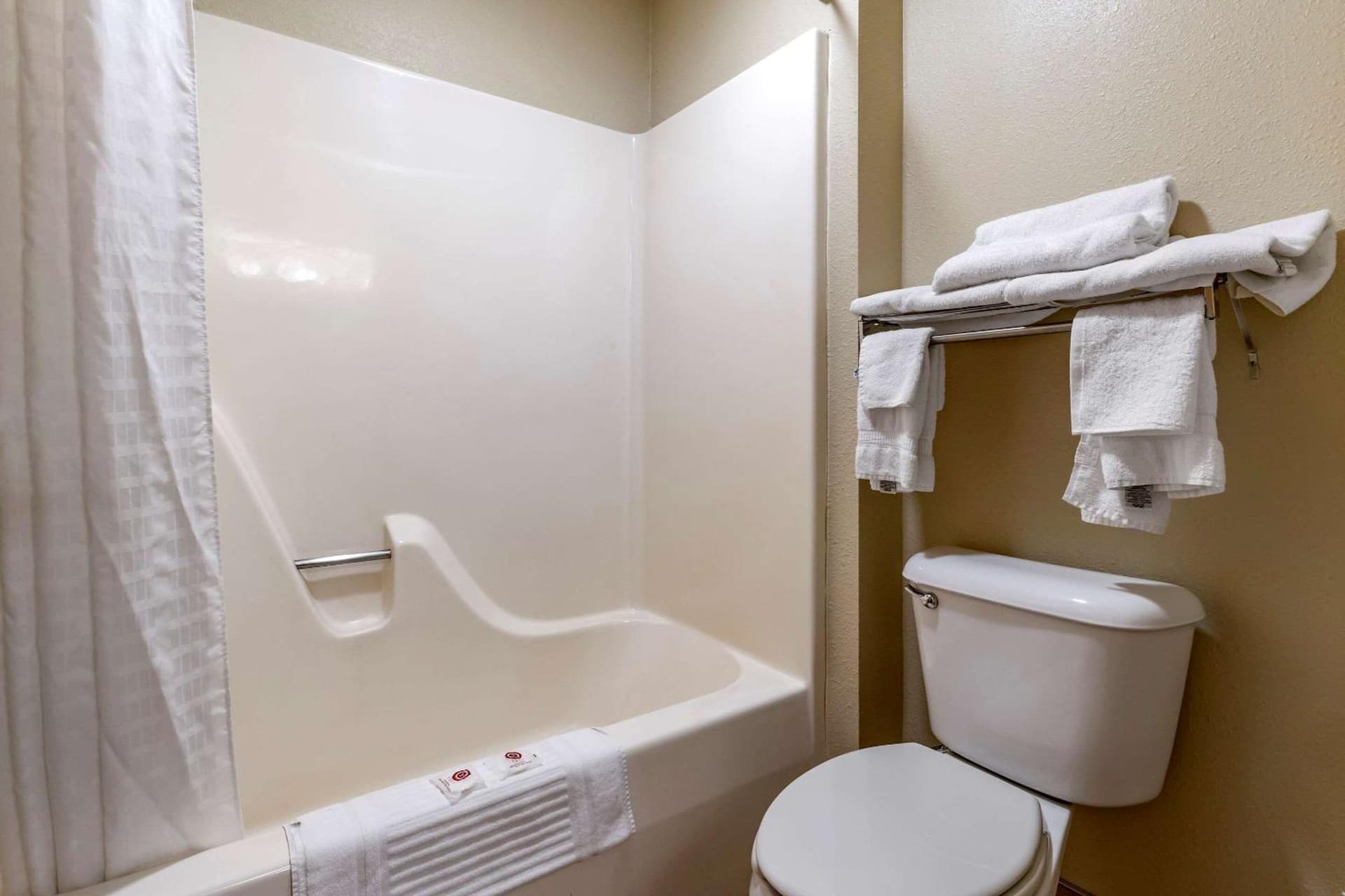 Comfort Inn & Suites Cedar Rapids North - Collins Road gallery photo in Cedar Rapids, IA — image 29