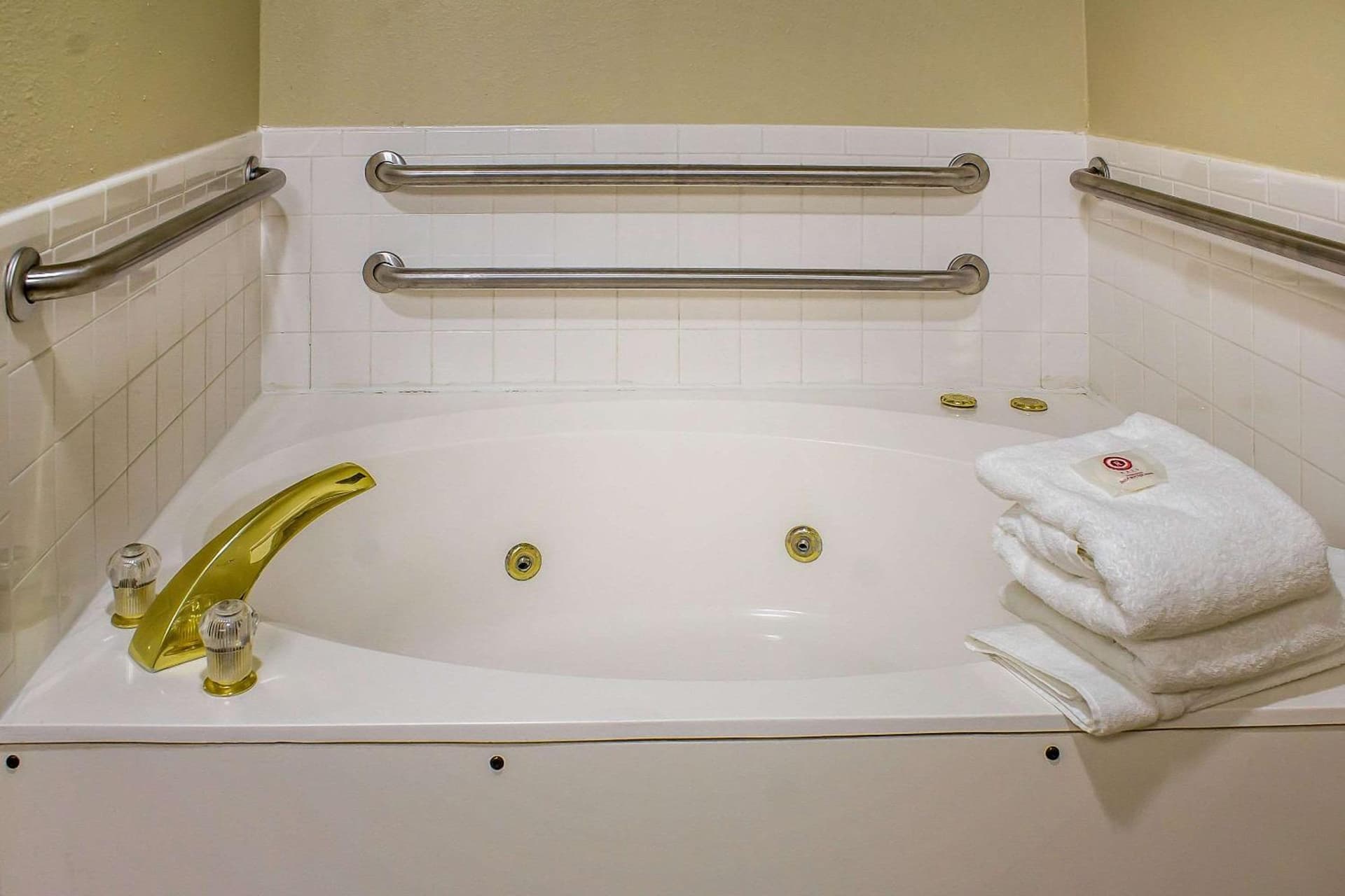 Comfort Inn & Suites Cedar Rapids North - Collins Road gallery photo in Cedar Rapids, IA — image 46