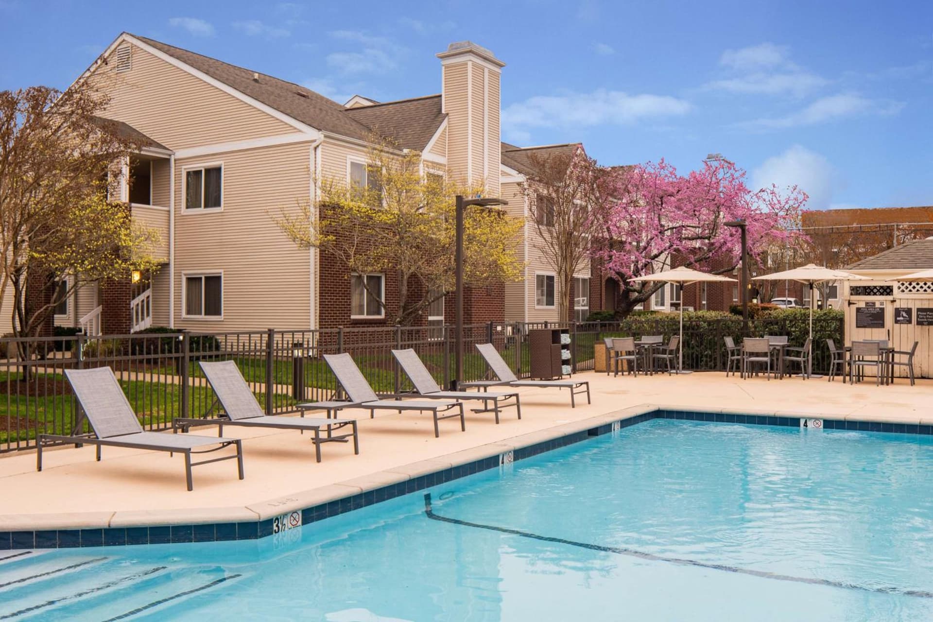Sonesta ES Suites Nashville Brentwood interior in Brentwood, TN — gallery photo 2