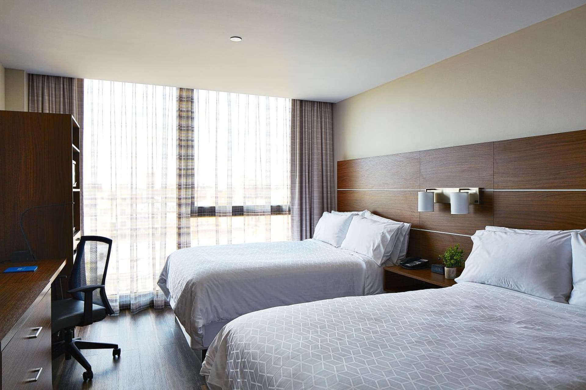 Holiday Inn Express - NYC Brooklyn - Sunset Park by IHG gallery photo in Brooklyn, NY — image 9