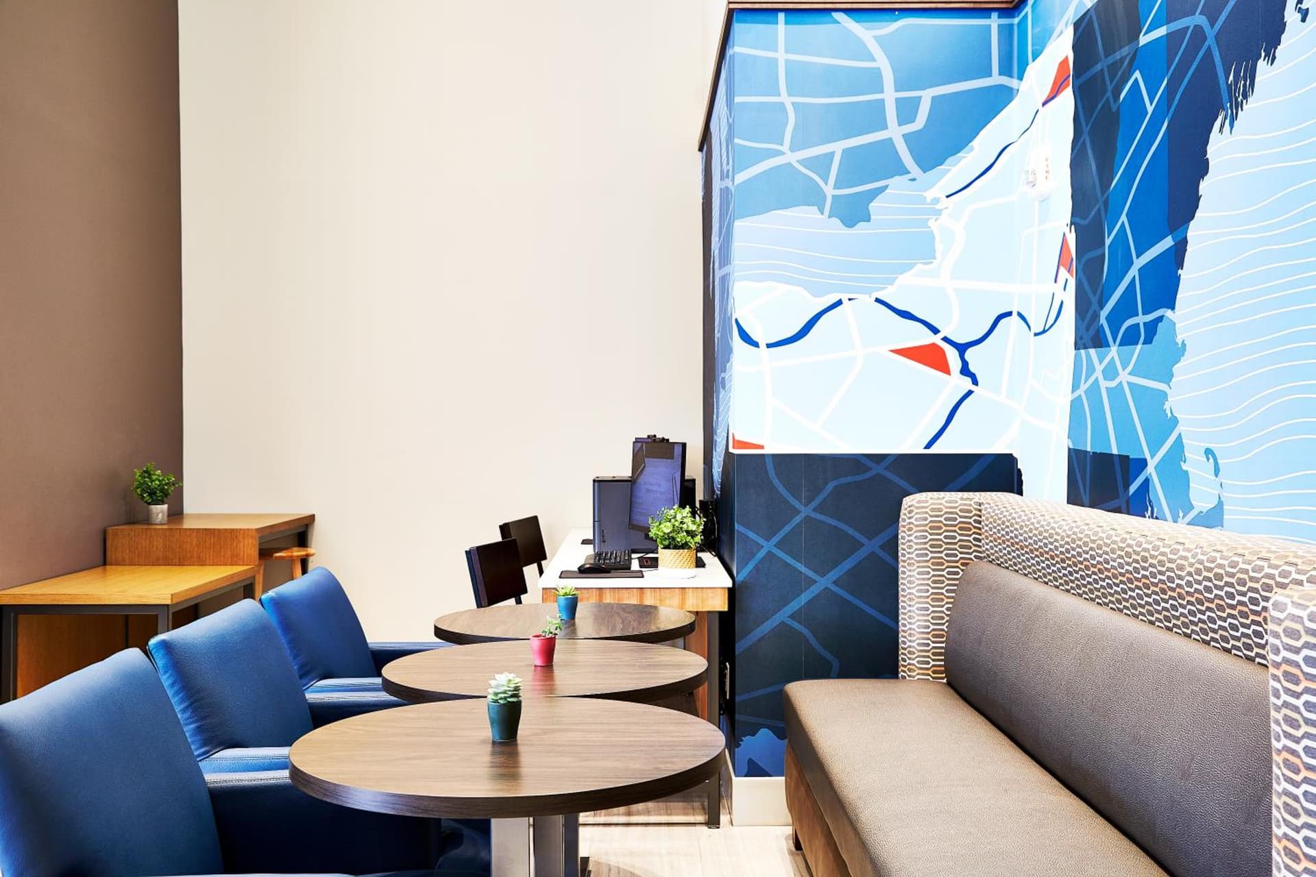 Holiday Inn Express - NYC Brooklyn - Sunset Park by IHG gallery photo in Brooklyn, NY — image 19