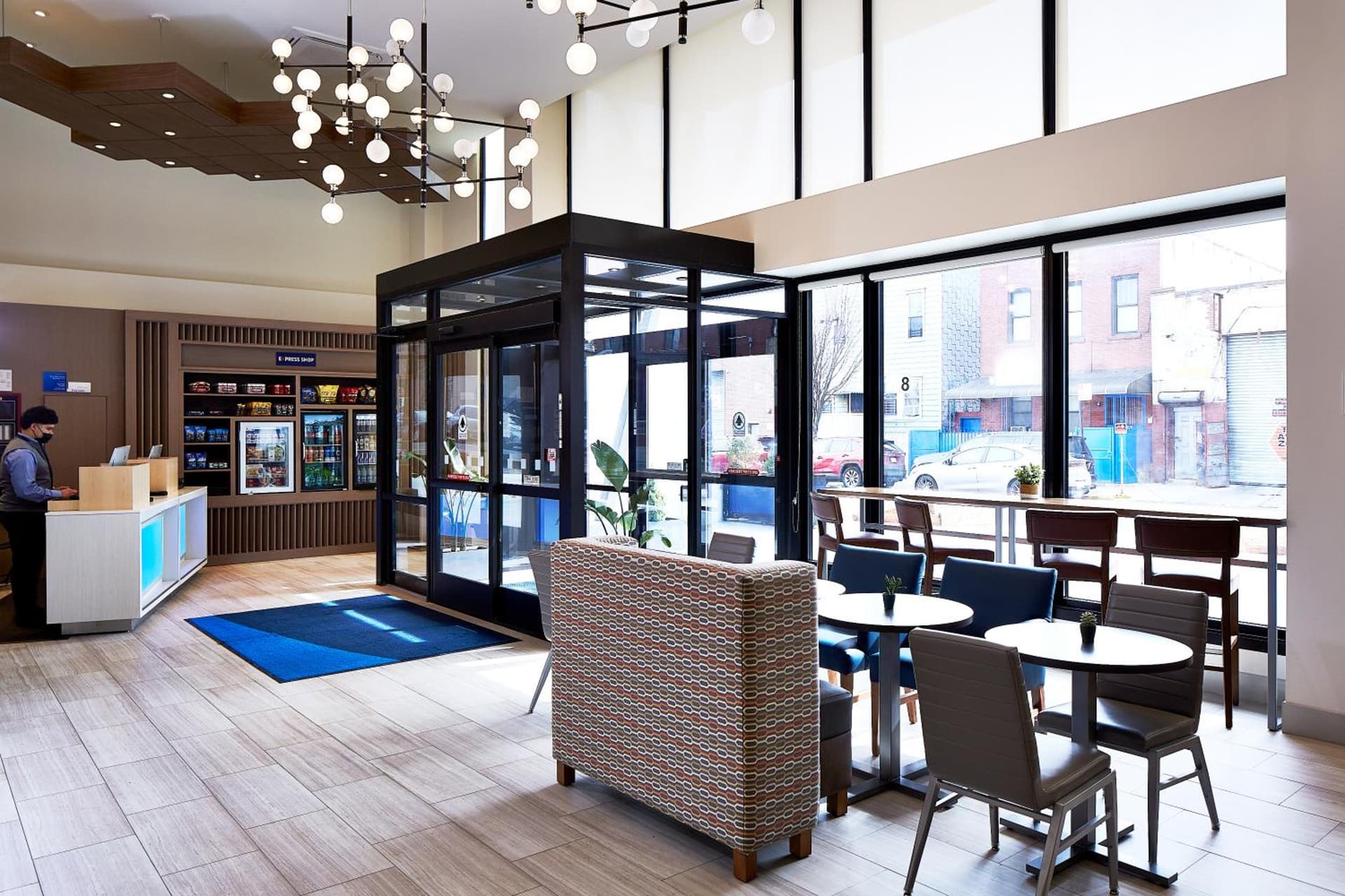 Holiday Inn Express - NYC Brooklyn - Sunset Park by IHG gallery photo in Brooklyn, NY — image 14