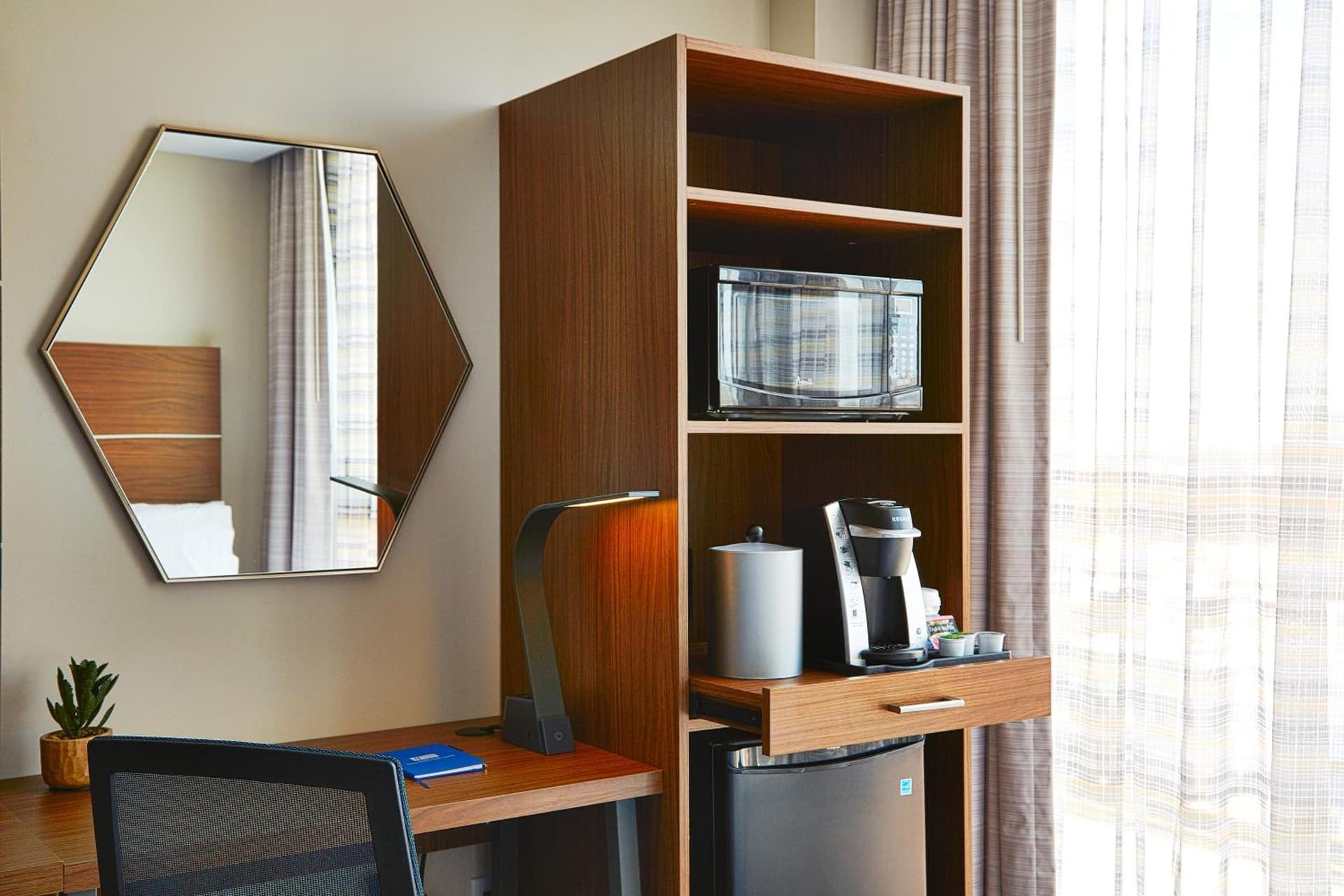 Holiday Inn Express - NYC Brooklyn - Sunset Park by IHG gallery photo in Brooklyn, NY — image 7
