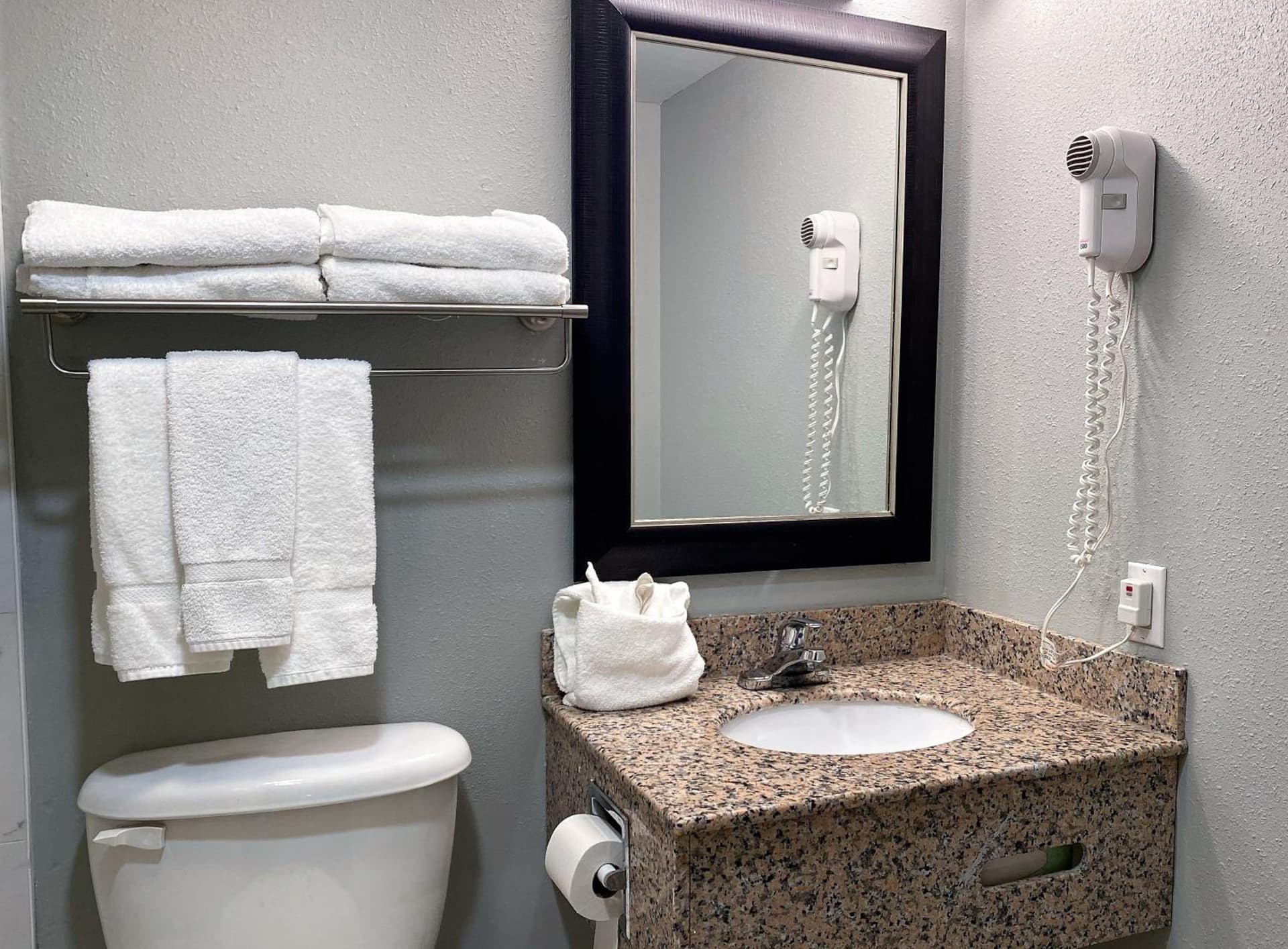Travelodge by Wyndham Bloomington gallery photo in Bloomington, IN — image 35