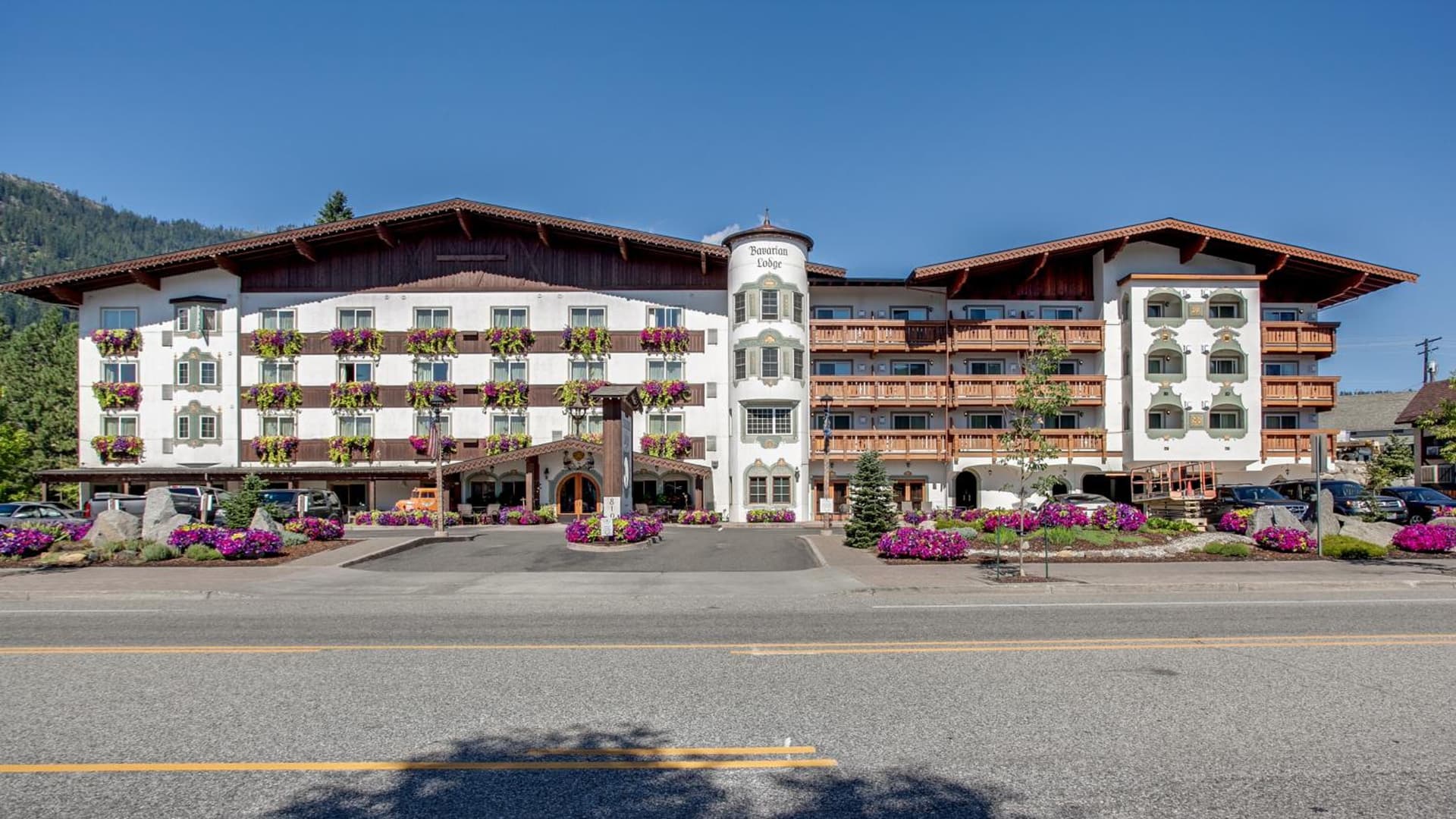 Bavarian Lodge interior in Leavenworth, WA — gallery photo 2