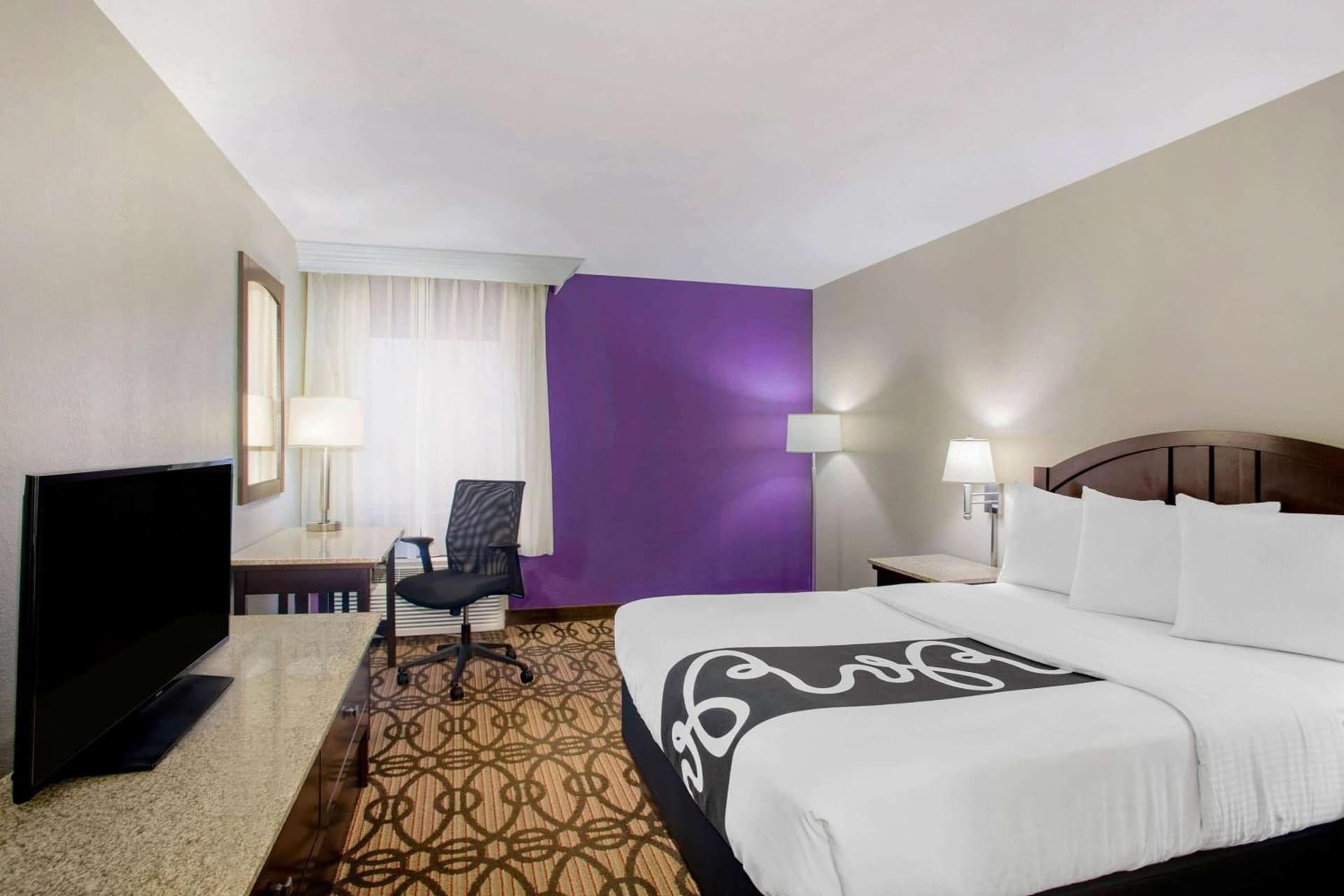 La Quinta by Wyndham Springfield South interior in Springfield, MO — gallery photo 2