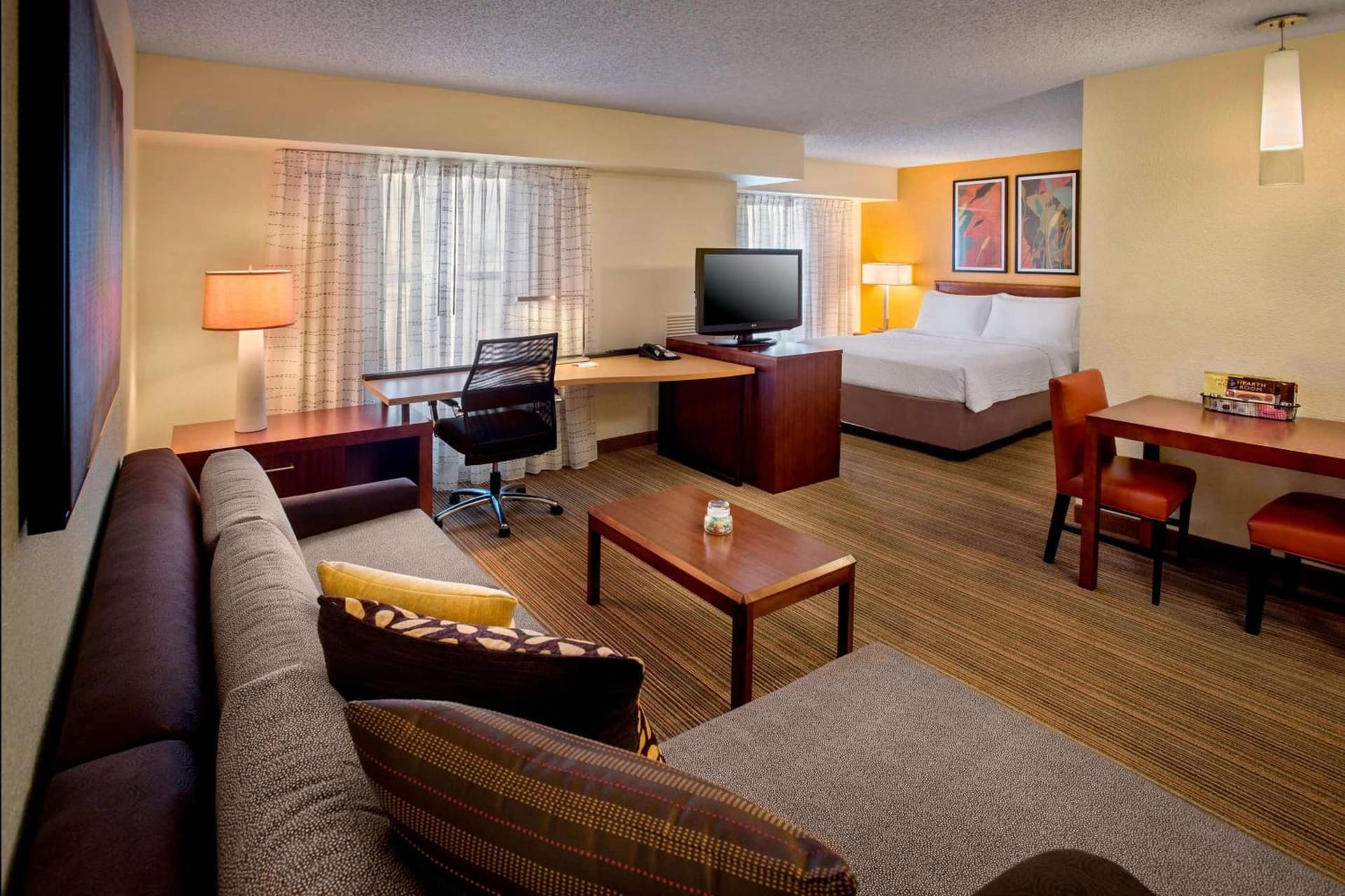 Sonesta ES Suites Allentown Bethlehem Airport gallery photo in Allentown, PA — image 22